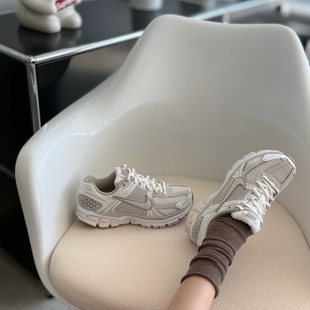 NIKE ZOOM VOMERO 5 海鹽奶昔 米白色 奶油白 米色 奶茶色 大地色系 女鞋 FJ2028-107 / 預購
