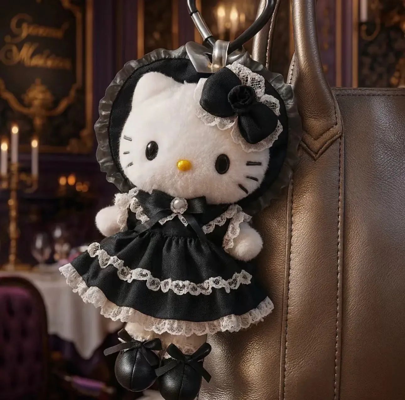 【預購】JN110802 Hello Kitty冬季時尚公仔吊飾(洛麗塔款)