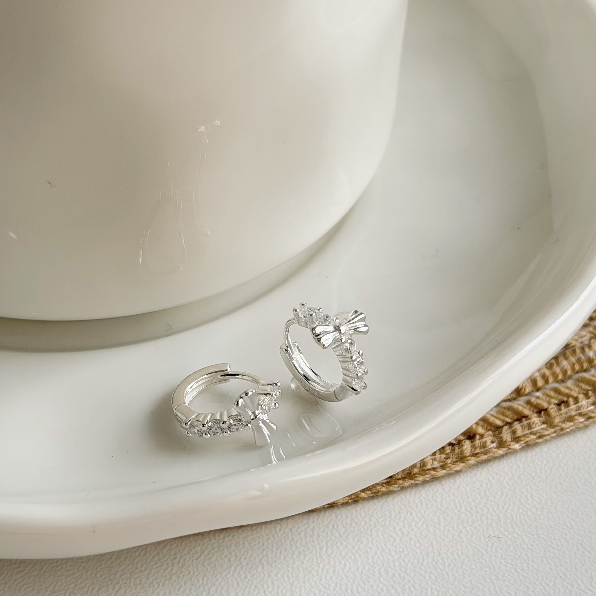 Y357排鑽壓紋蝴蝶結純銀易扣