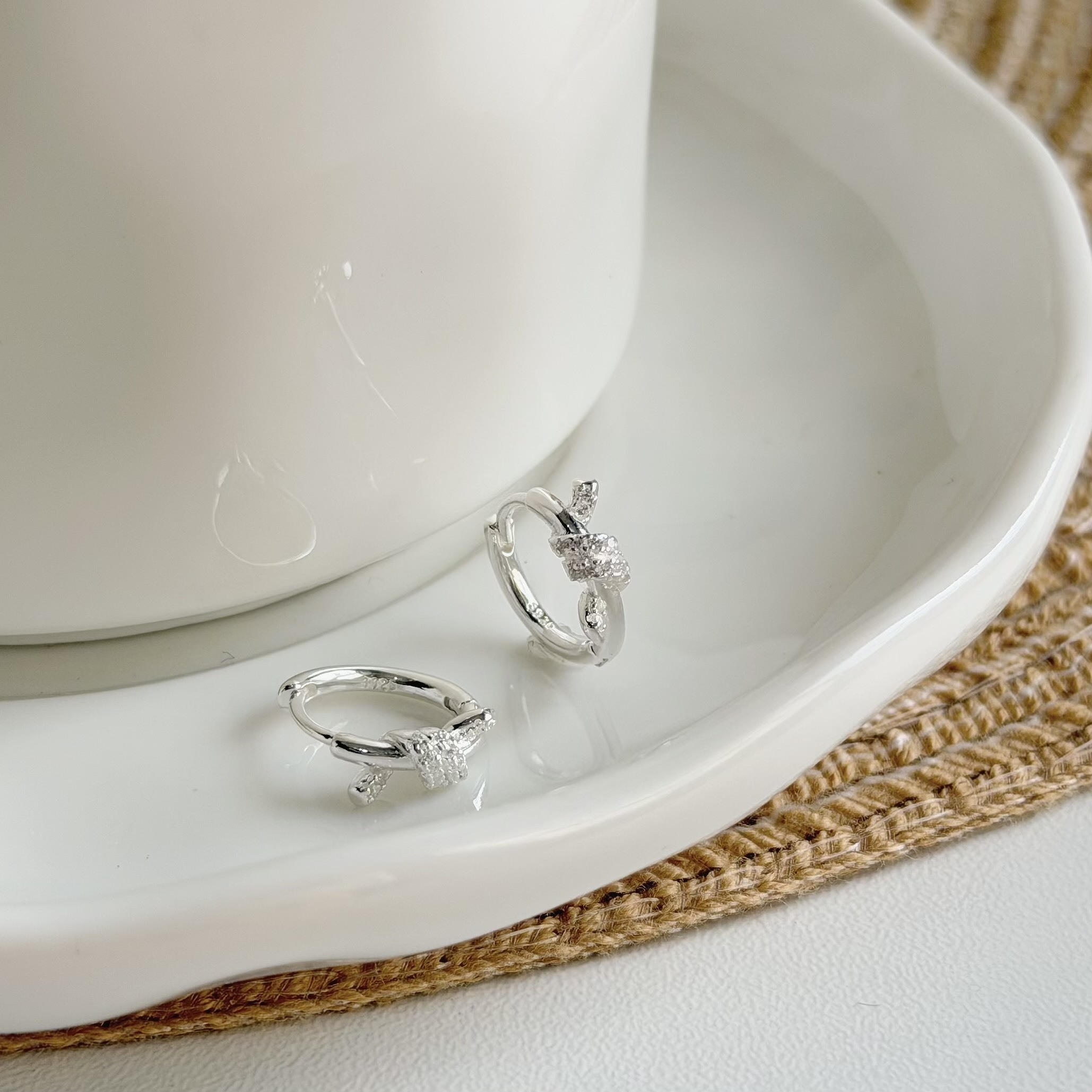 Y362排鑽繞線扭結純銀易扣