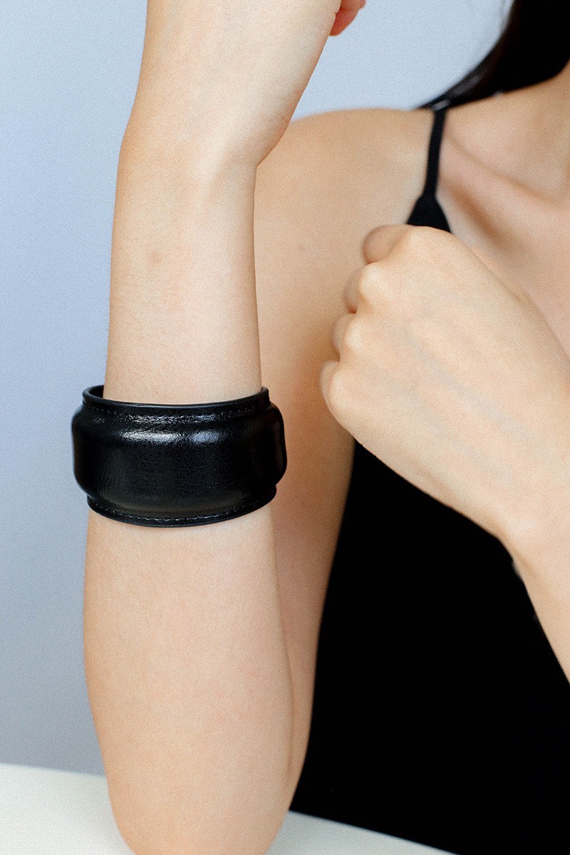No.9160 寬款復古真皮開口手環