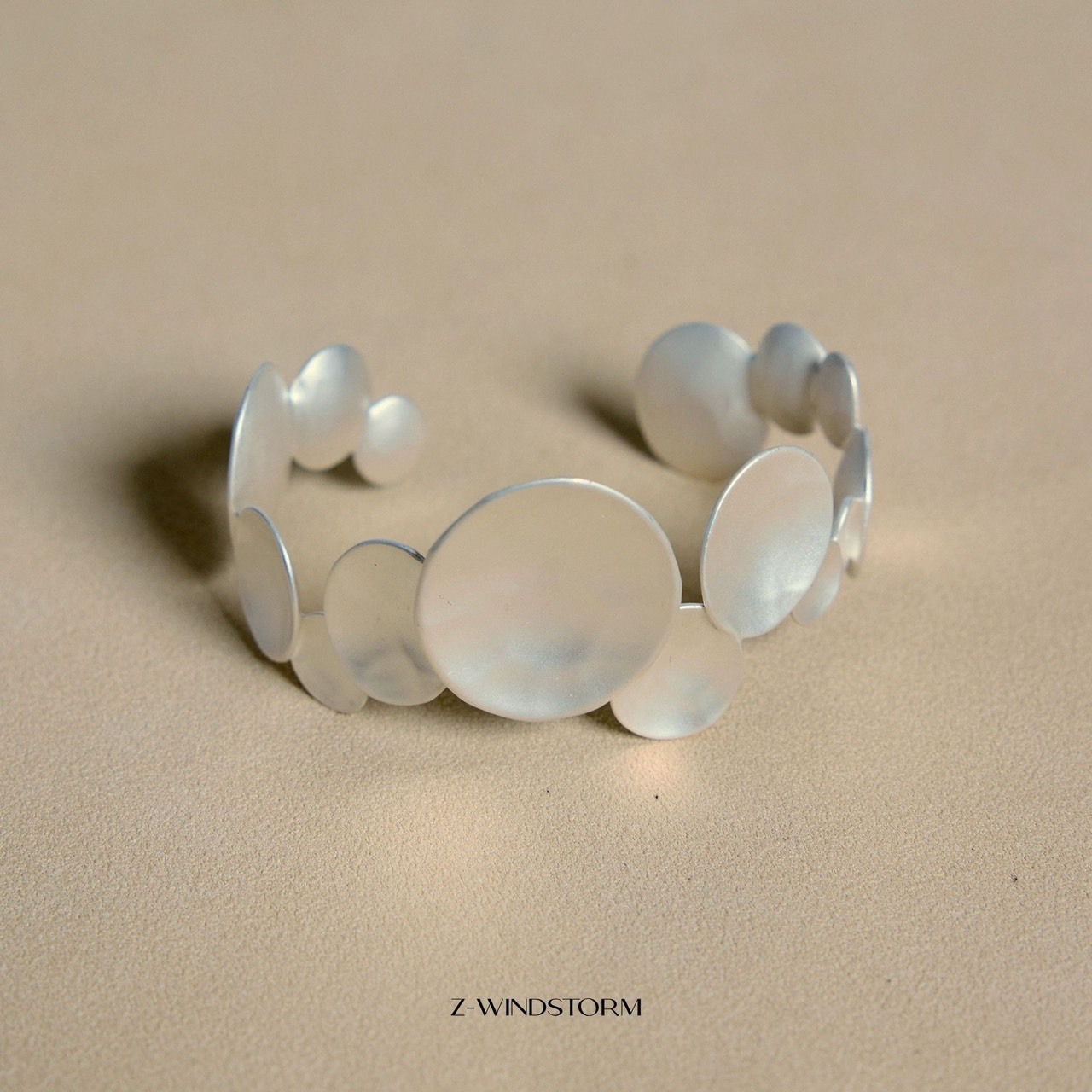 No.9127 手工白月光手環