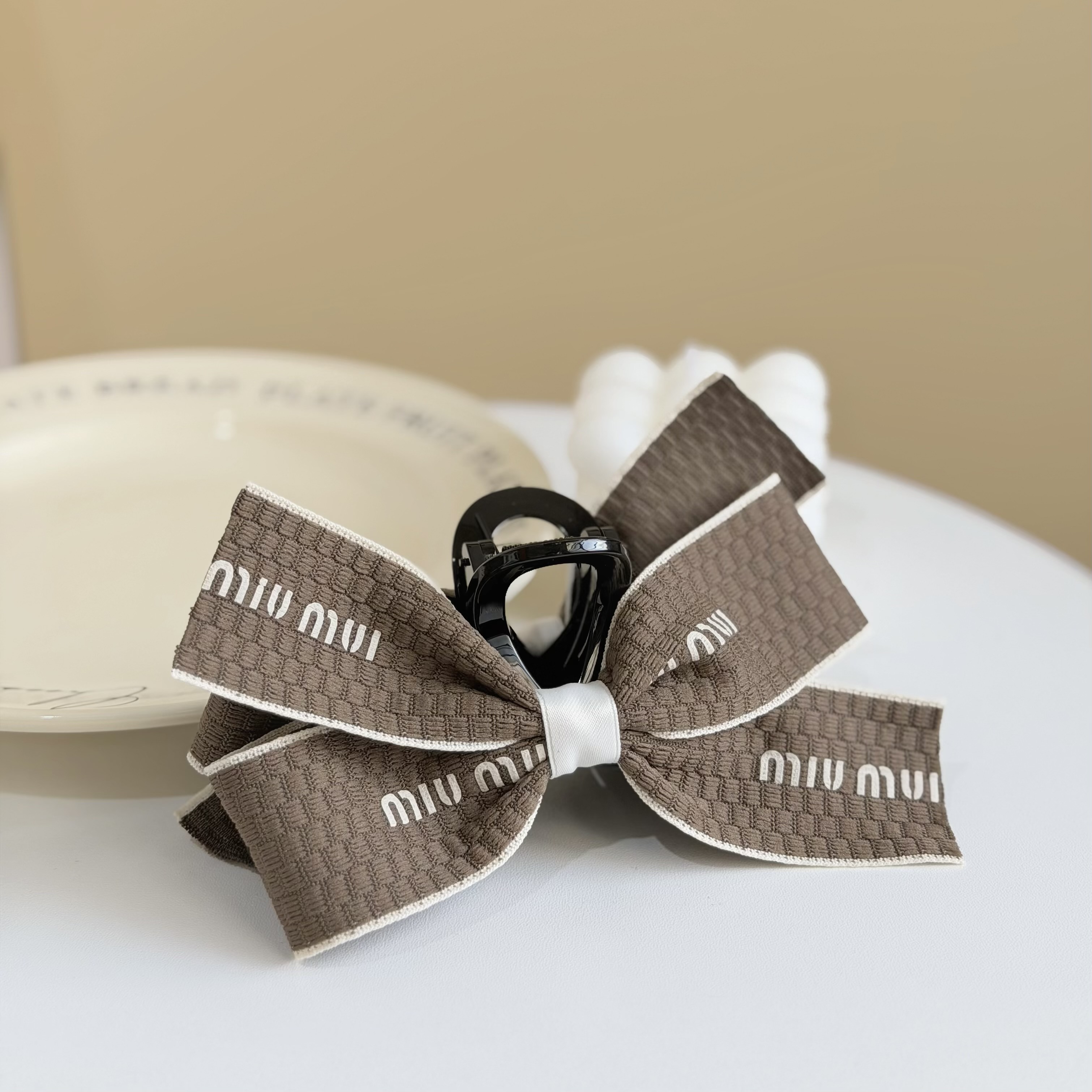 Y112針織字母蝴蝶結鯊魚夾