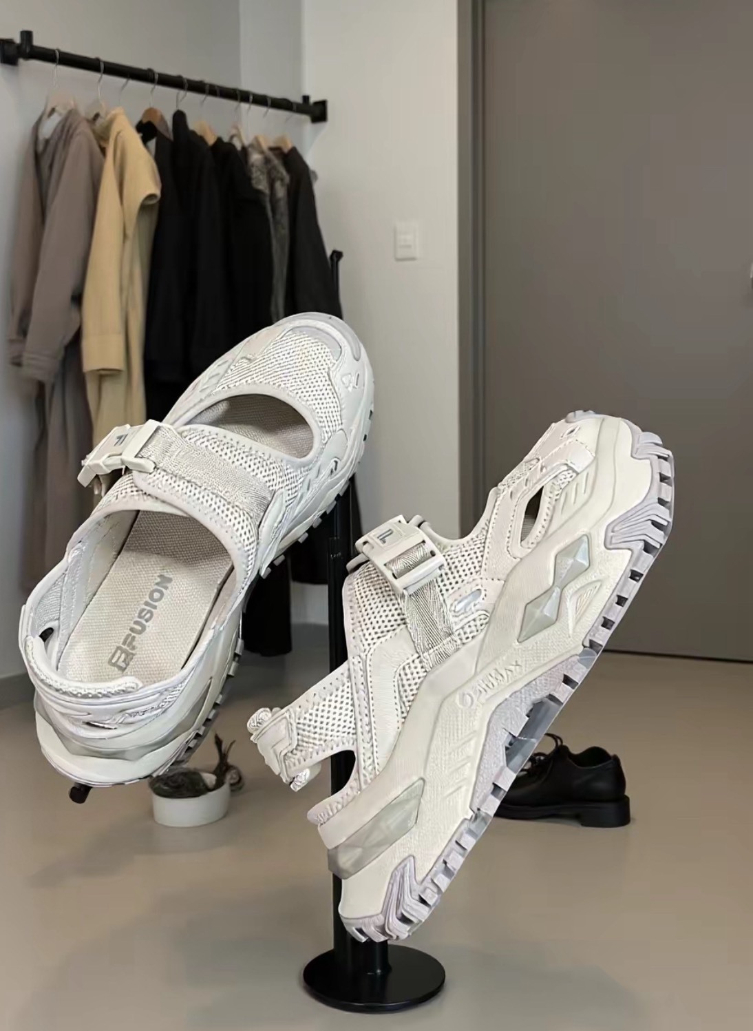 雙十一優惠 Fila Fusion 瑪莉珍涼鞋 白銀