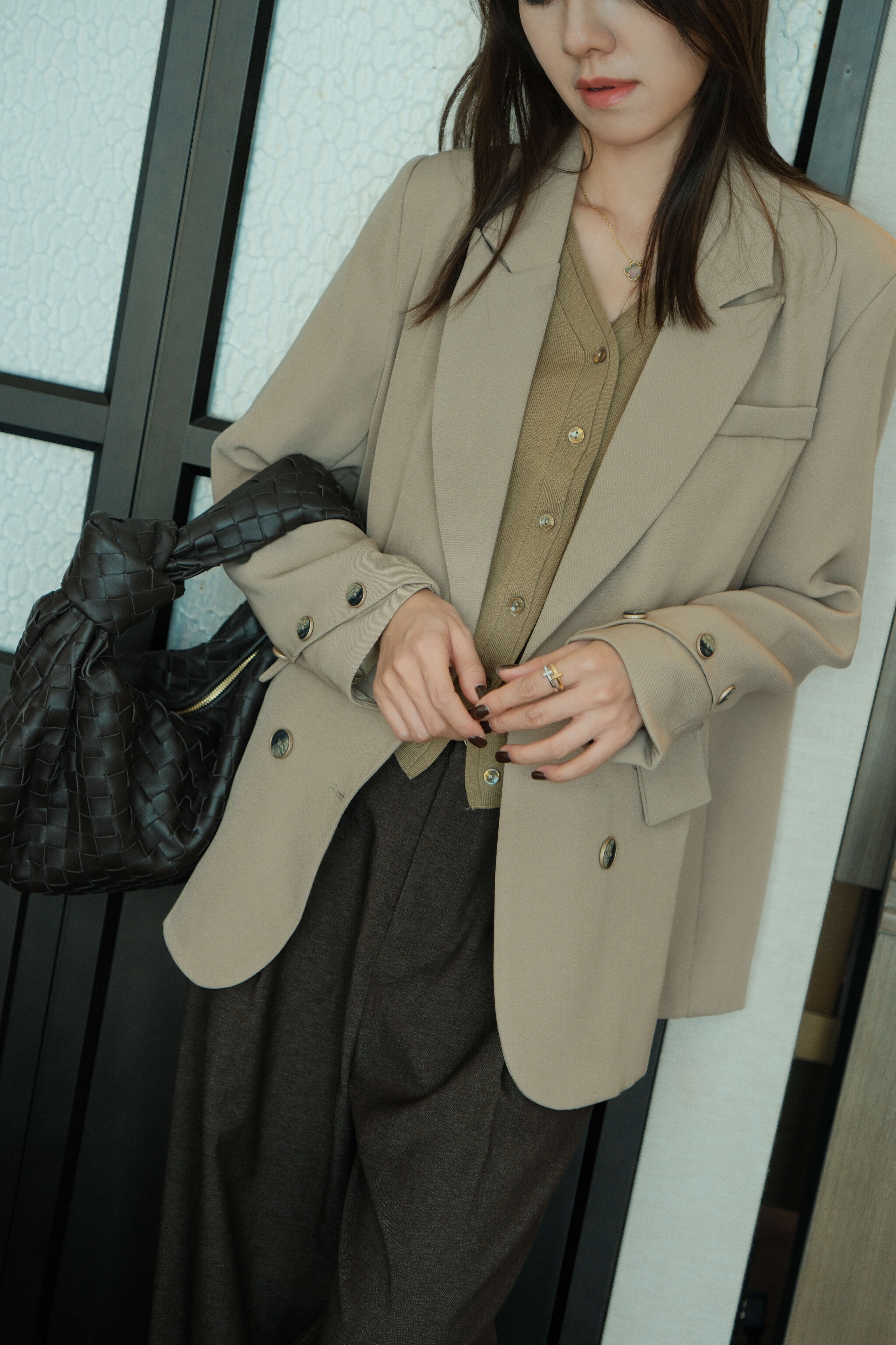 V-Neck Button-Up Knit With Tie_KN2511L07