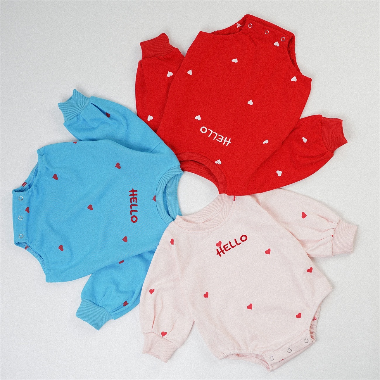 Hello愛心大學包屁衣