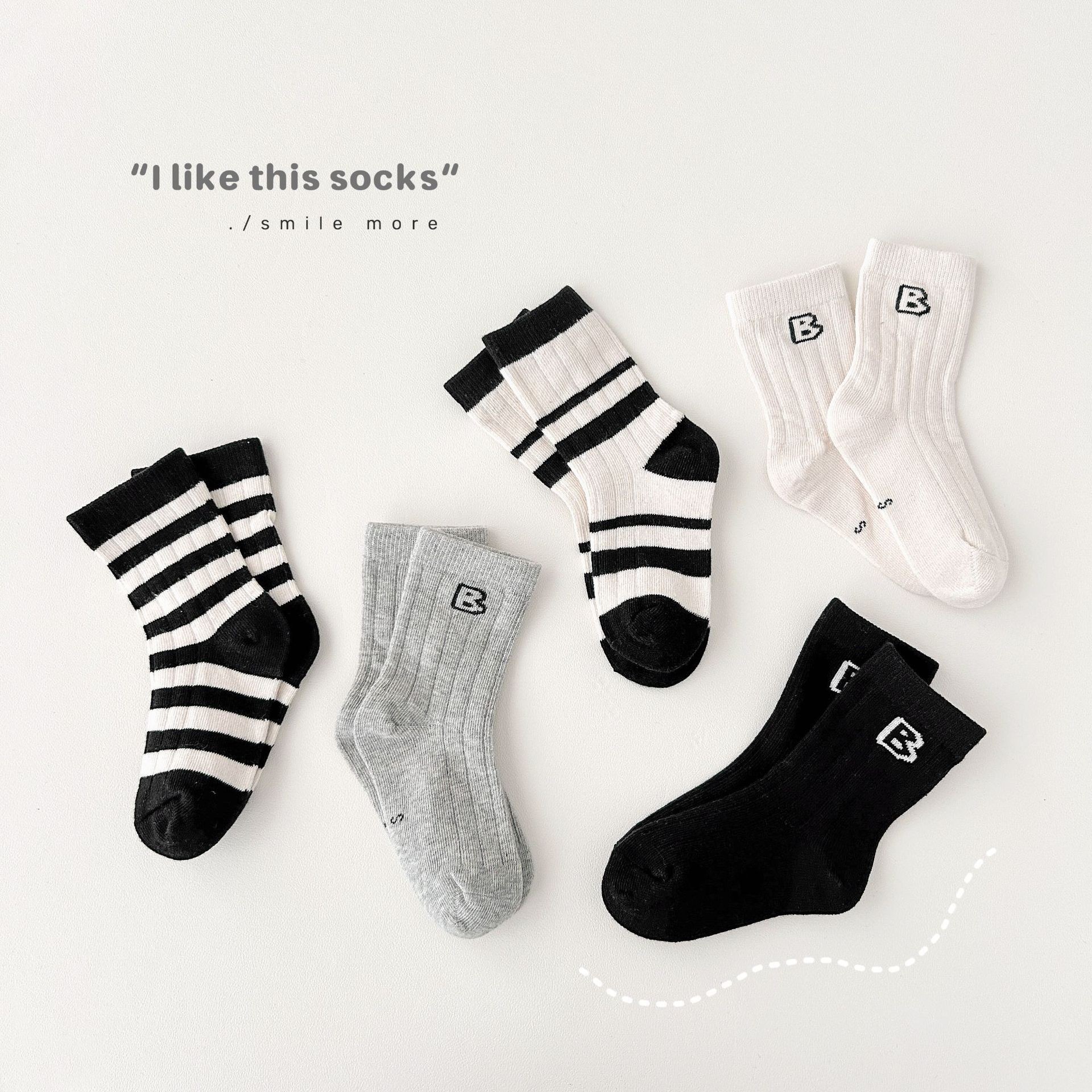 黑白條紋字母襪