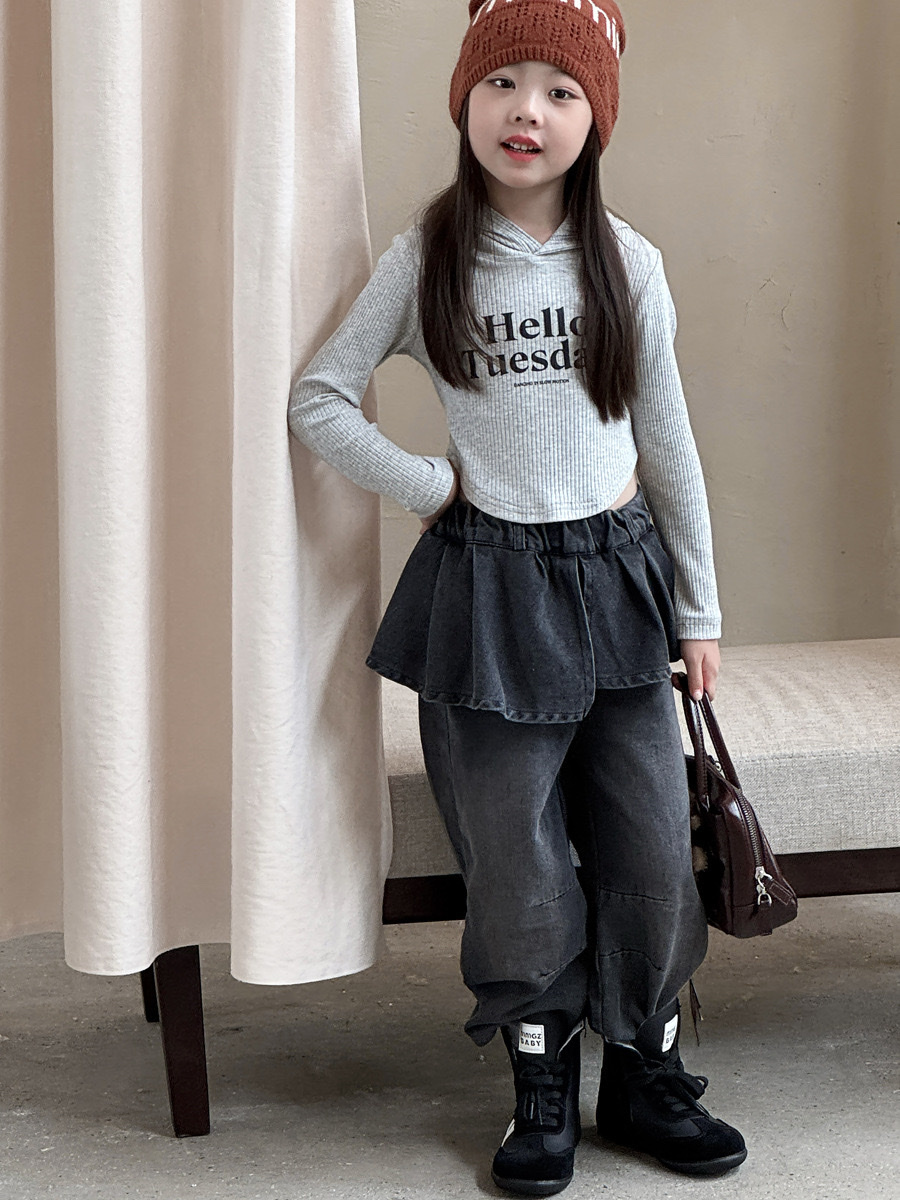 黑灰色荷葉邊牛仔長褲