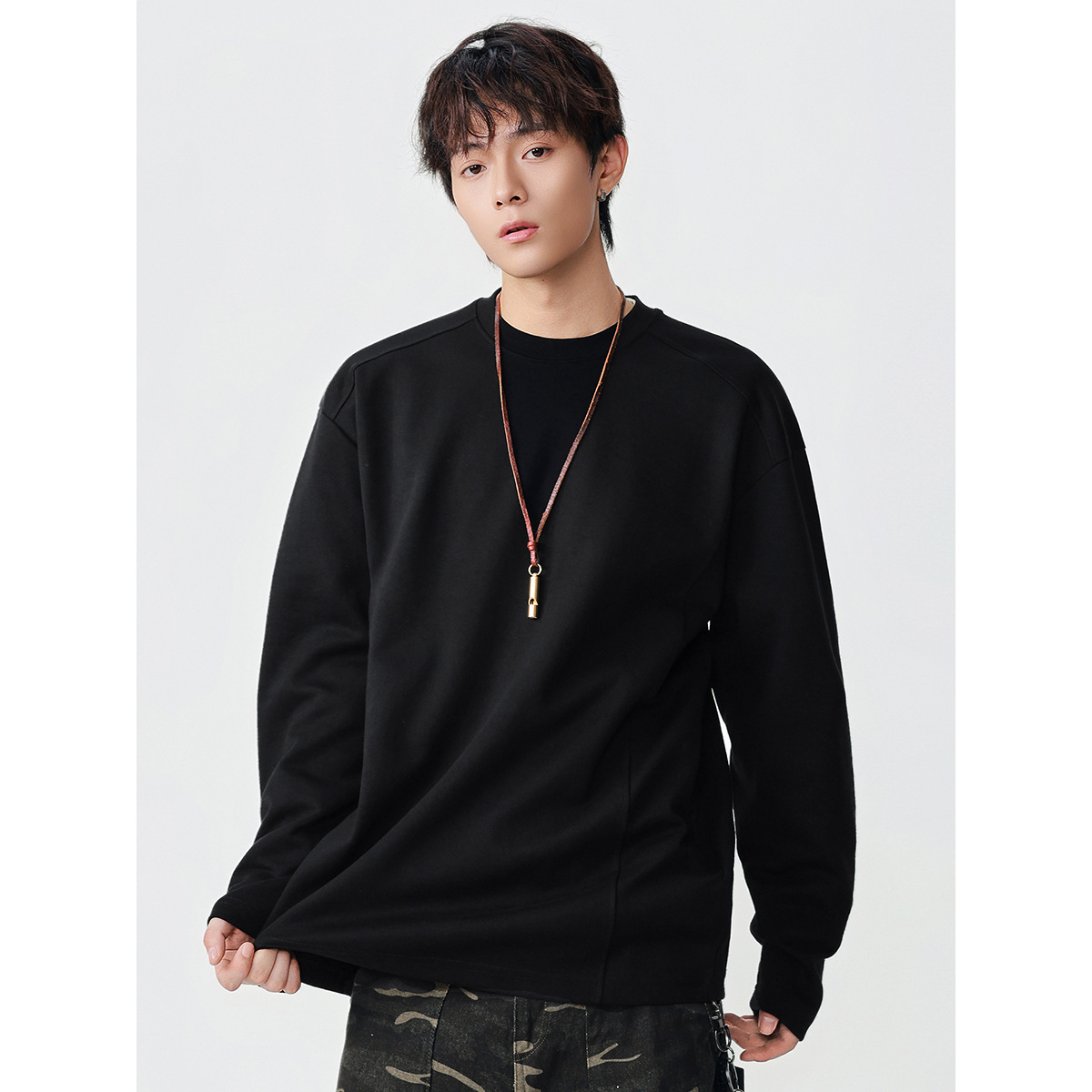 11M01 簡約線條設計感素色上衣 三色