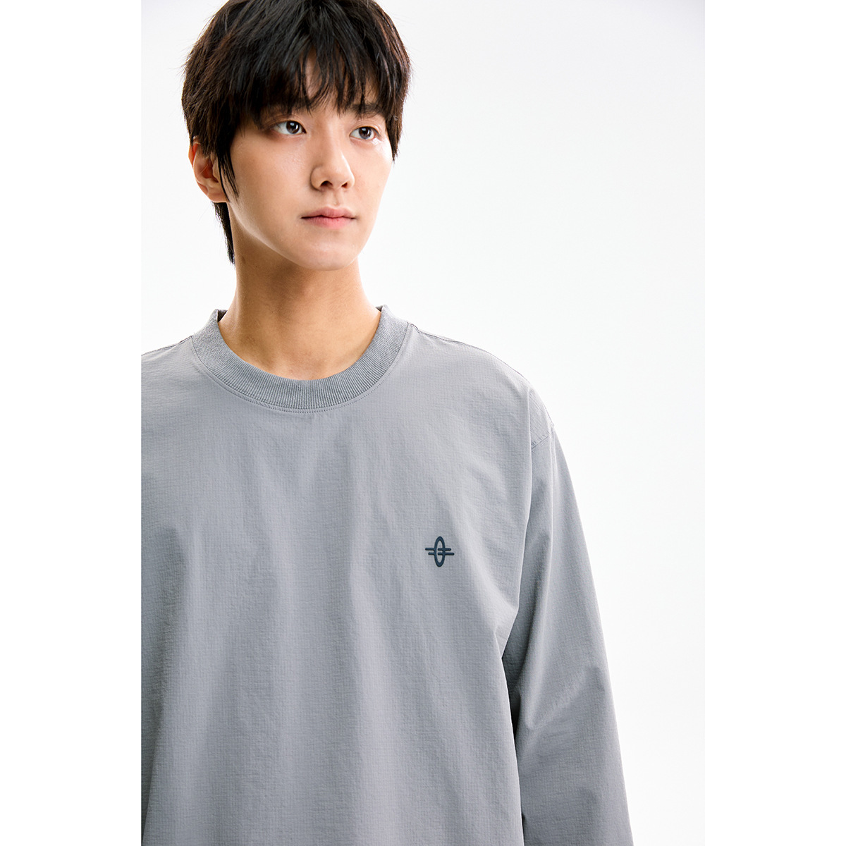 11M34 運動風機能設計感上衣 一色