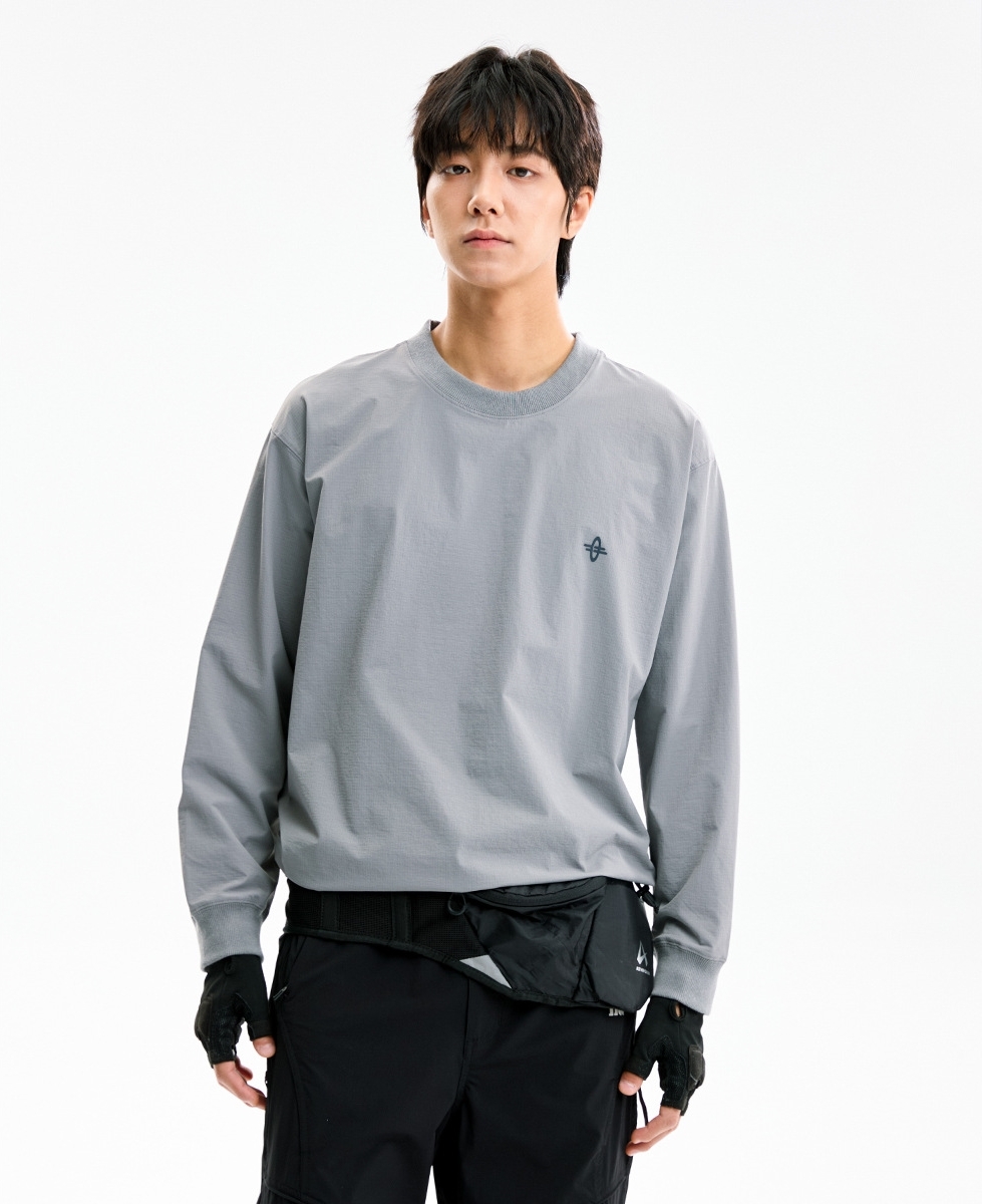 11M34 運動風機能設計感上衣 一色