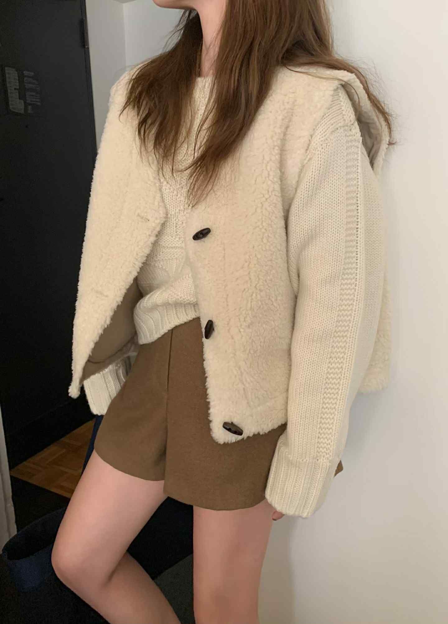 QC21 超可愛泰迪熊牛角扣背心