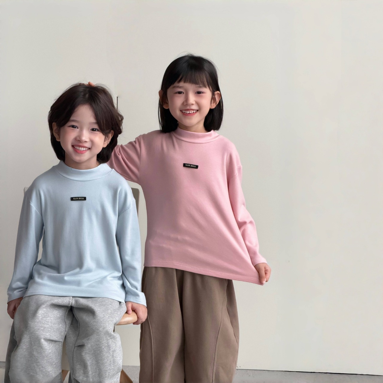 《2235》小字母舒服軟糯長袖打底內搭上衣(80-150)