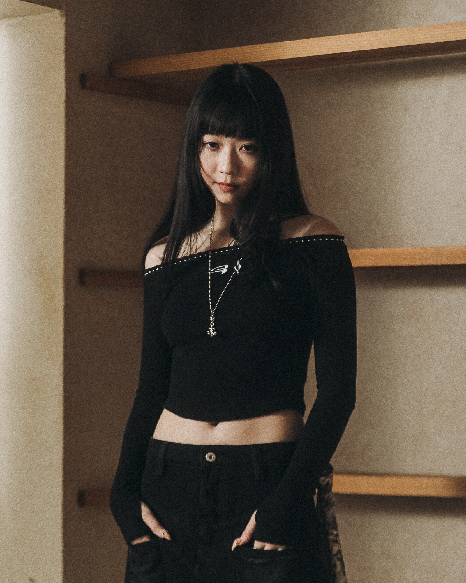 E’TREALOUEST 25FW （ OLD DAYS ）WMS Off Shoulder Line Short Shirt 一字領 薄長袖