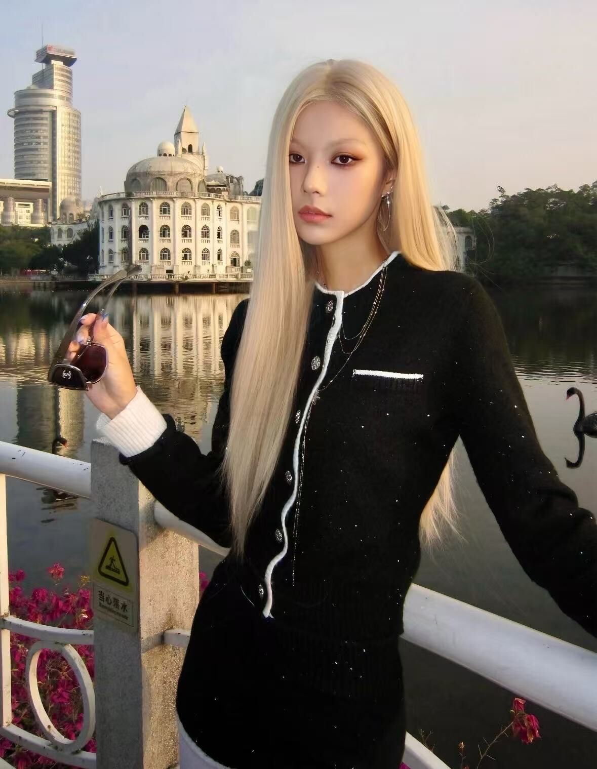 時髦千金 小香亮片上衣+短褲(2件組)