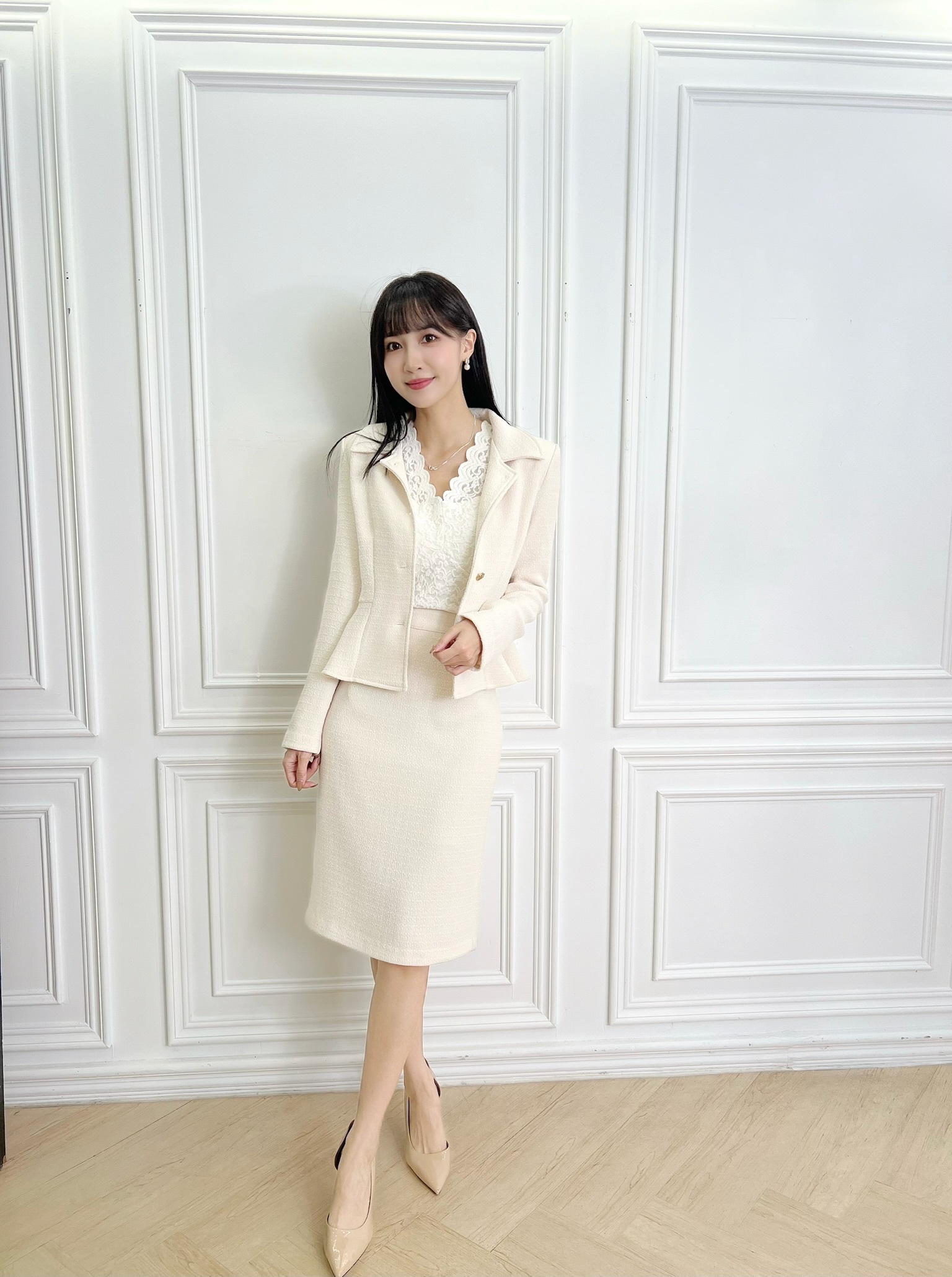 細緻金釦荷葉腰身窄裙套裝