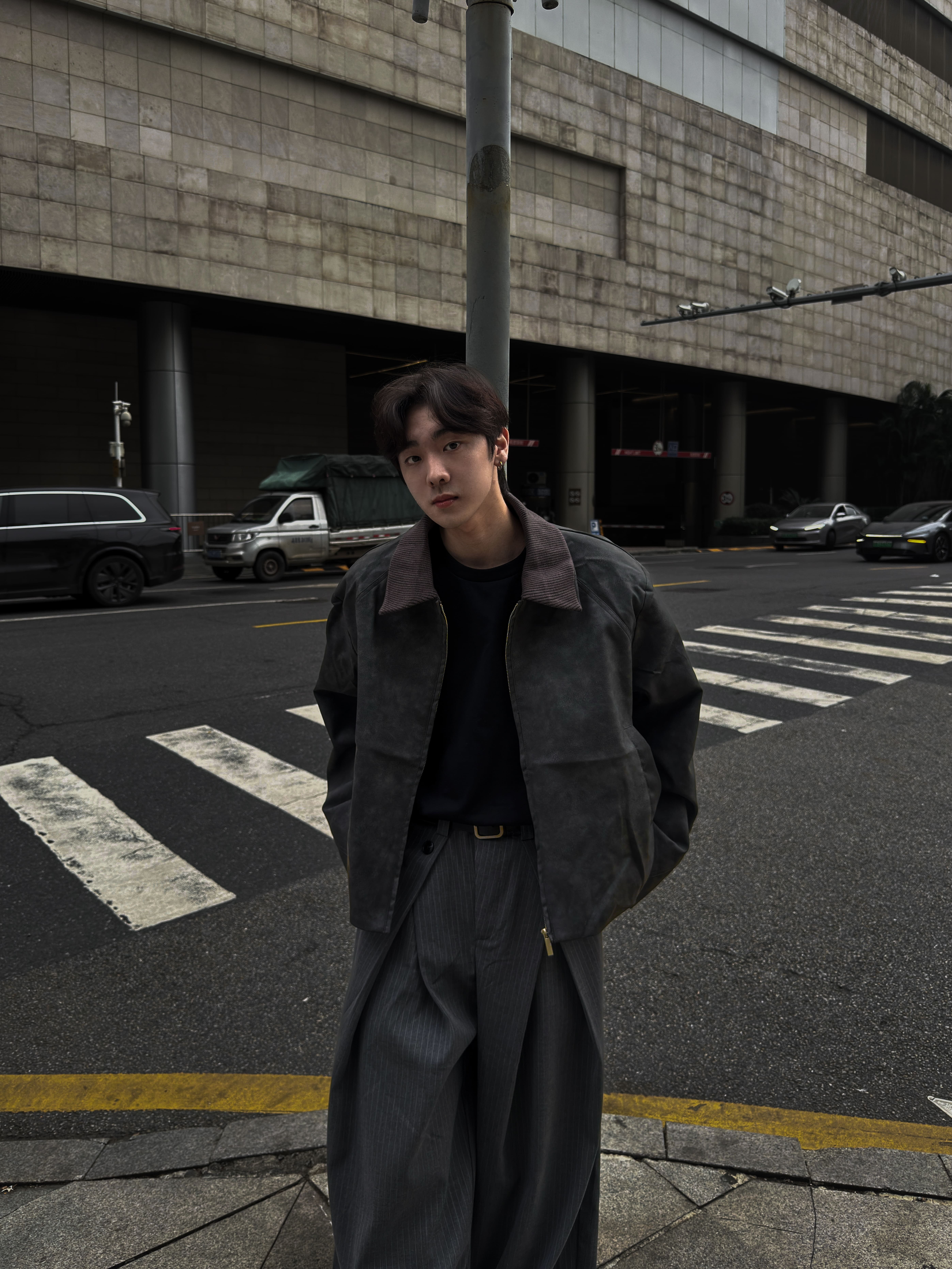 (售完不補）高級感麂皮墊肩夾克 大推!