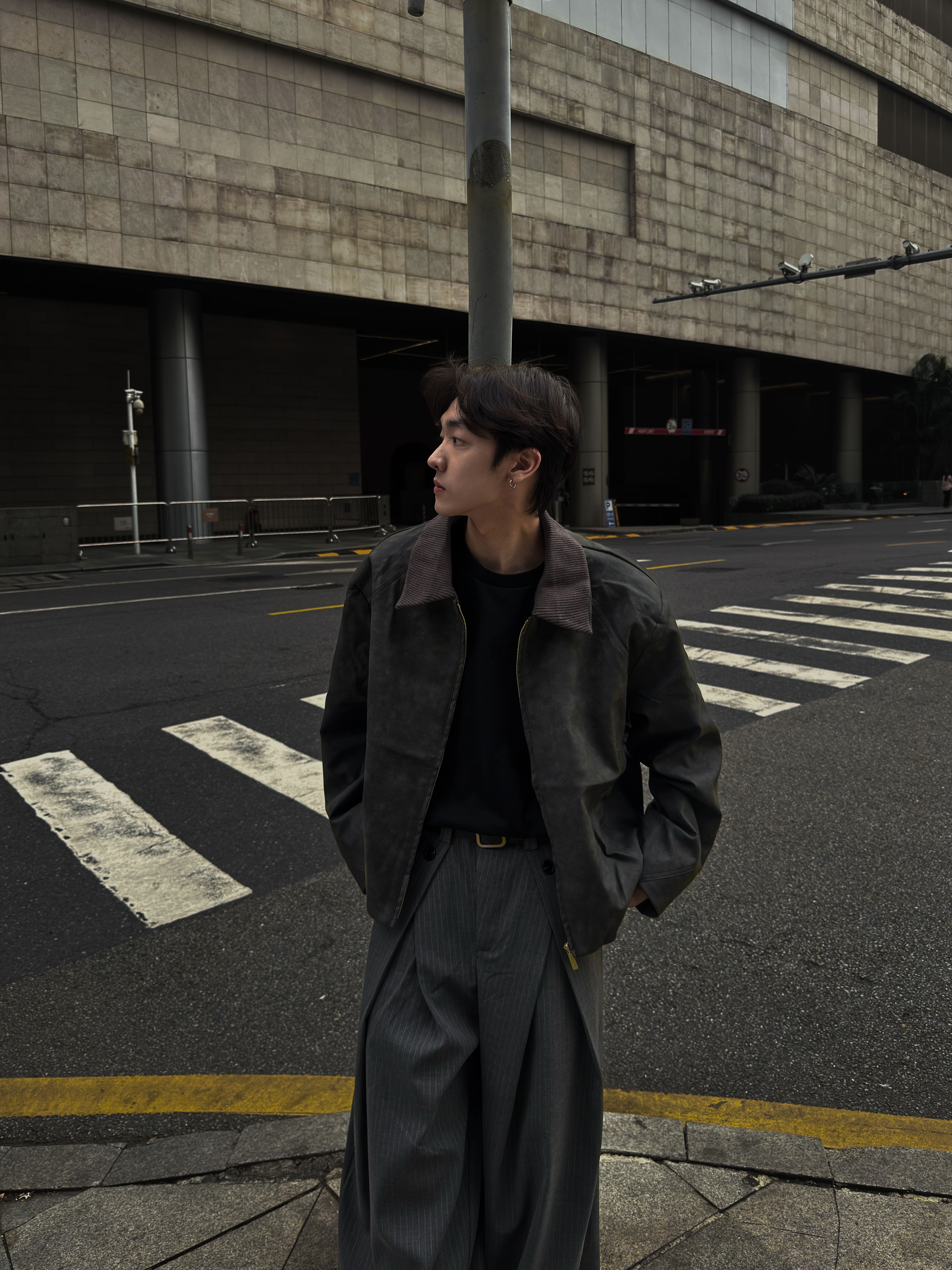 (售完不補）高級感麂皮墊肩夾克 大推!