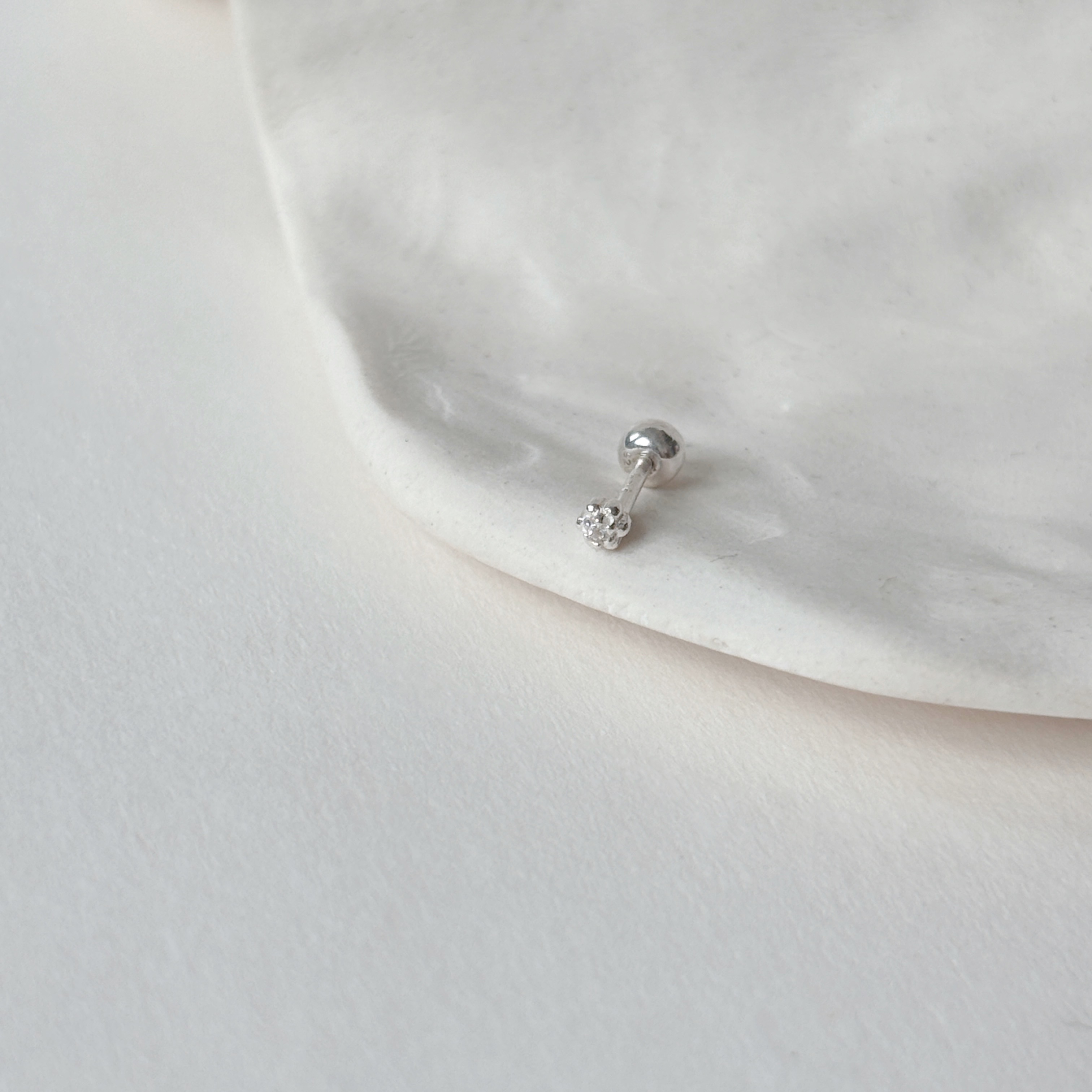 超迷你小花白托帕石轉珠耳環