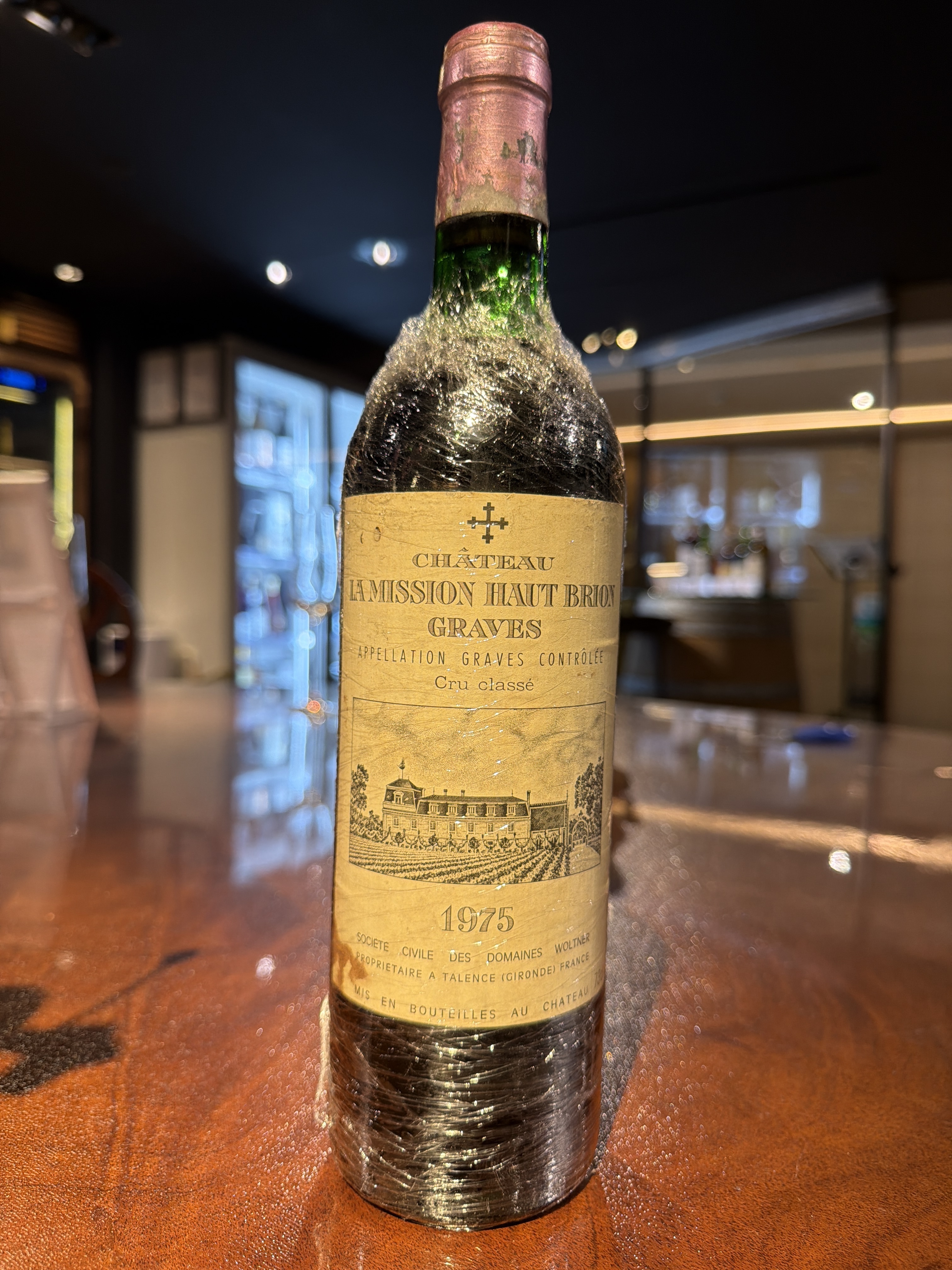 Chateau La Mission Haut Brion (1975) (750ml)