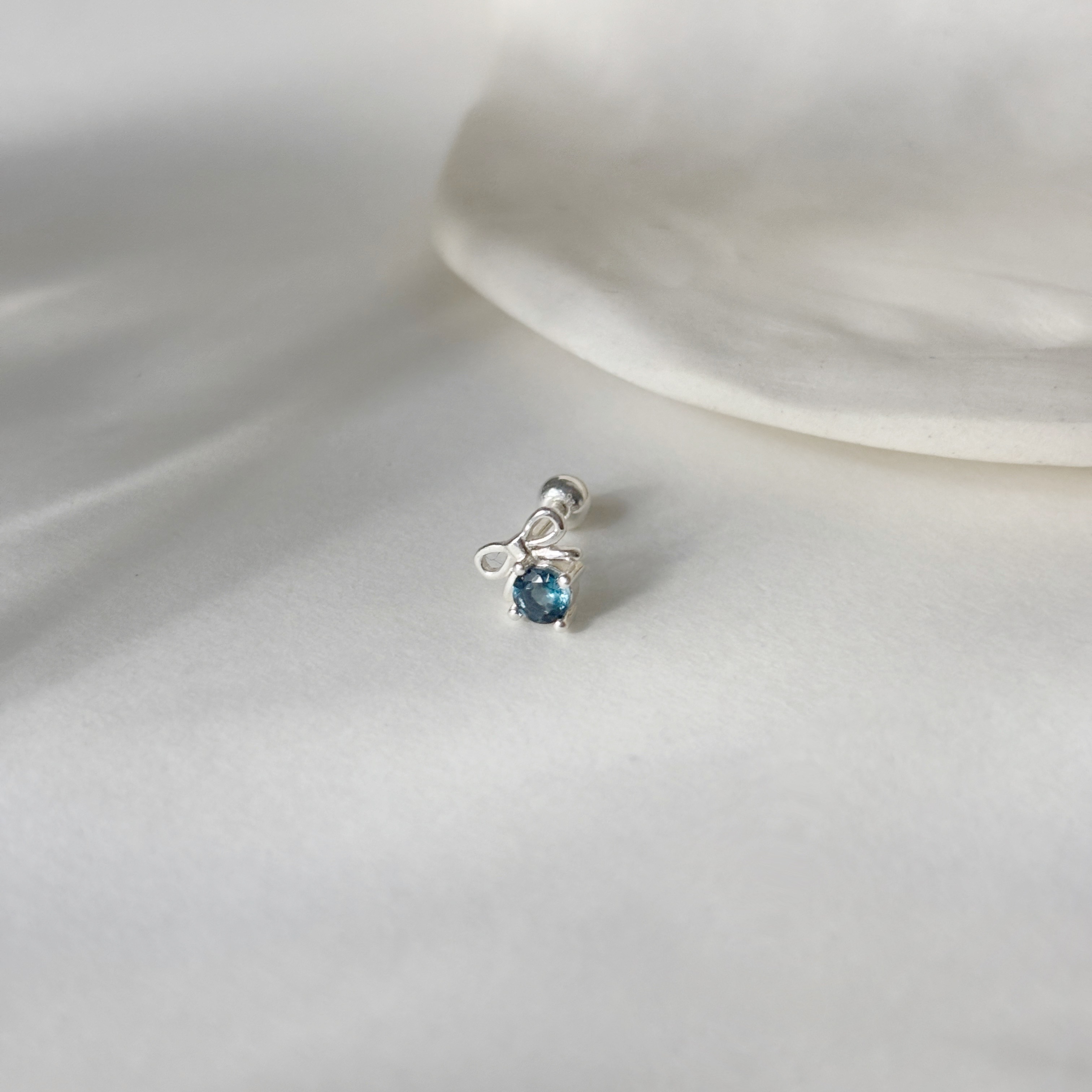 mini蝴蝶結四爪倫敦托帕石轉珠耳環