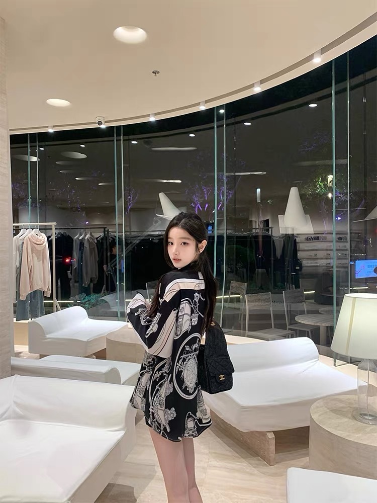 H牌印花 綢緞立領襯衫