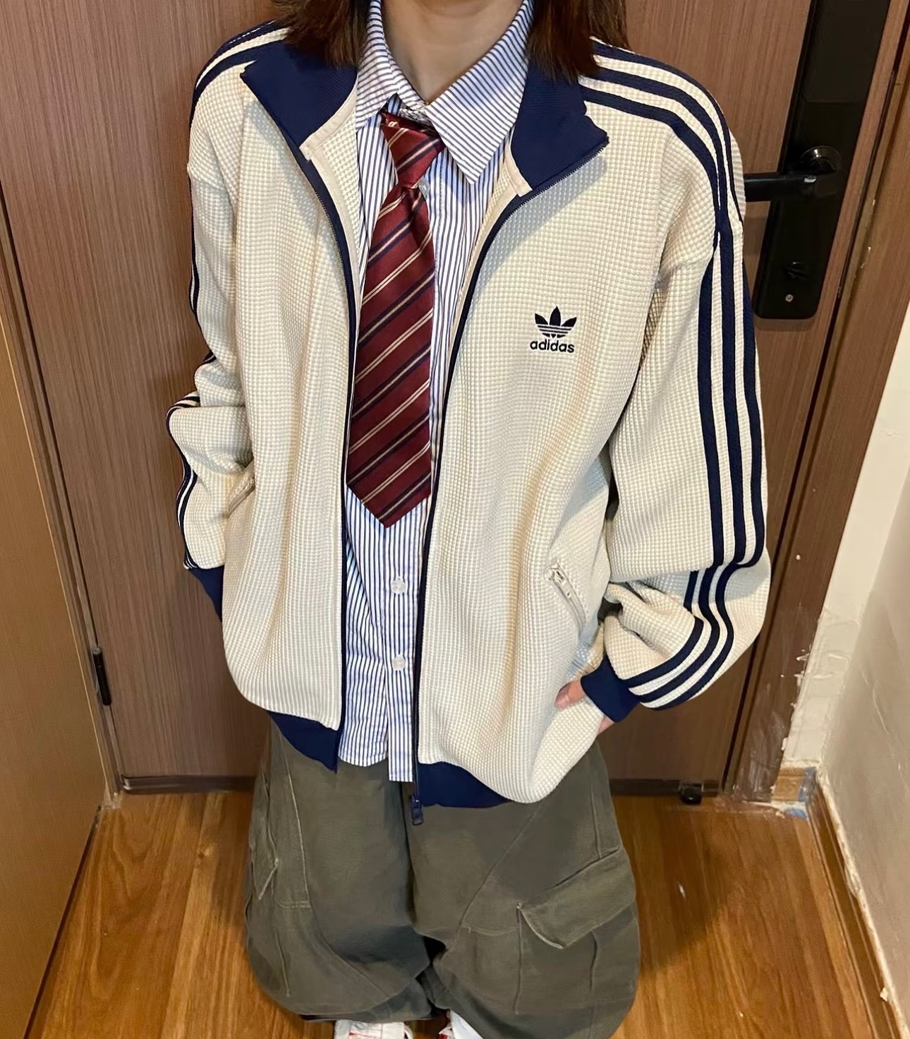 ADIDAS ORIGINALS Top SS25 Waffle Basketball Track Jacket 針織立領外套  米白深藍/棕色