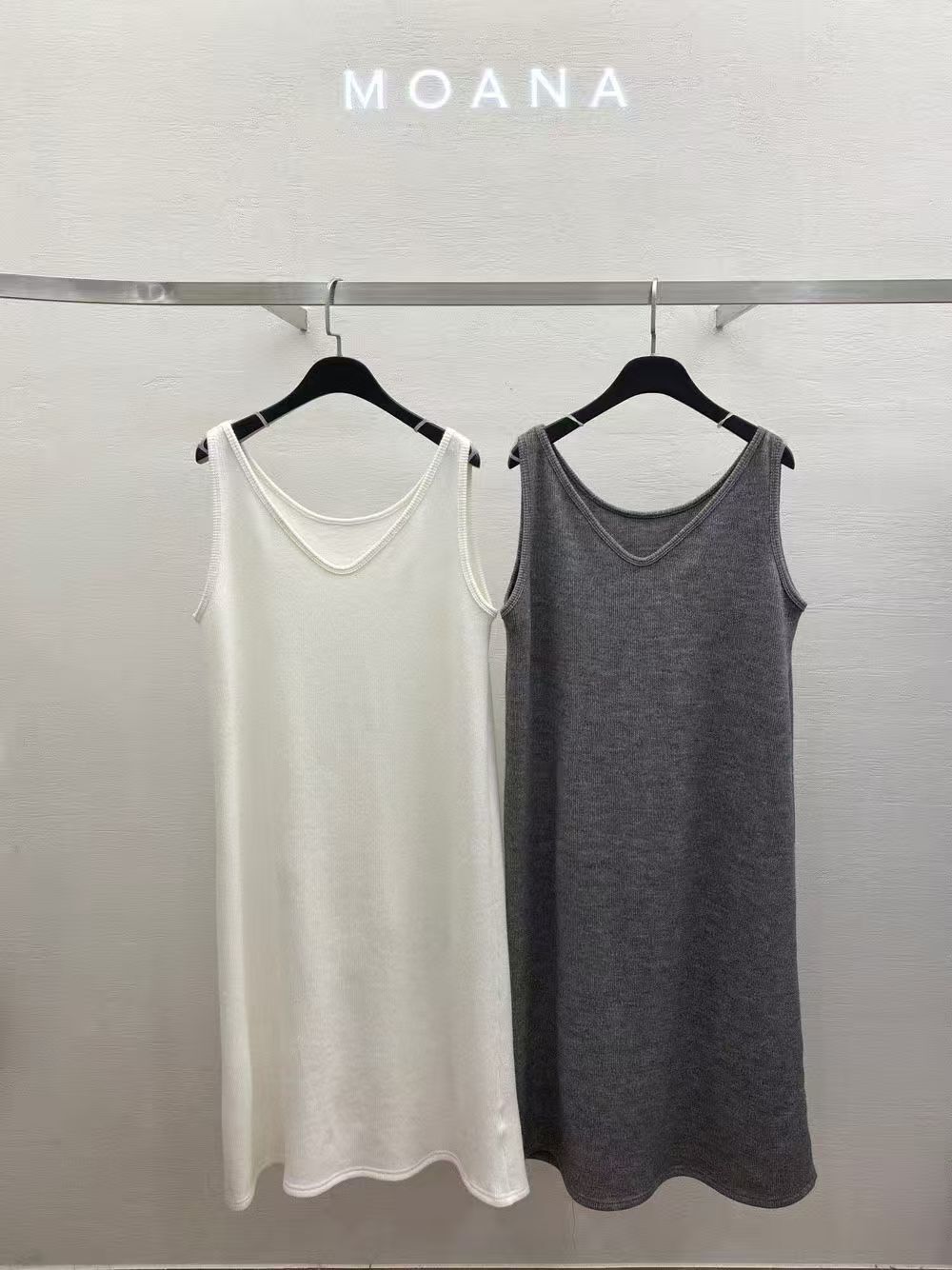 MK5218 V 領無袖針織背心裙