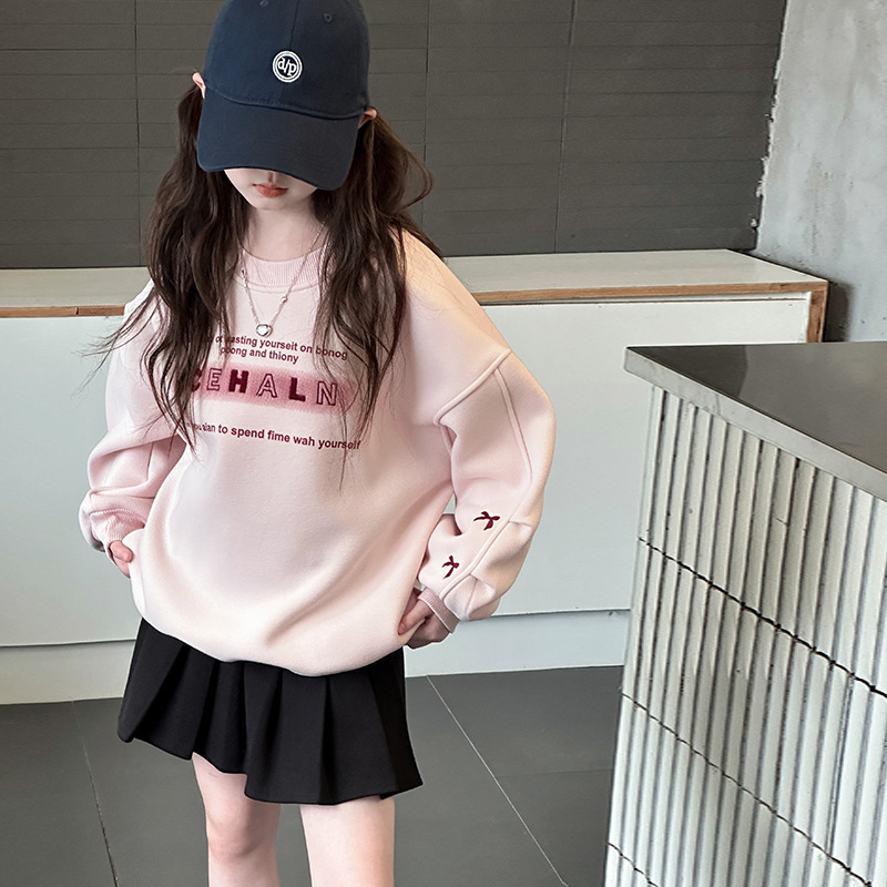 【加絨款 & 一般厚度】袖子蝴蝶結字母大學T 粉色 120cm-170cm #QYT