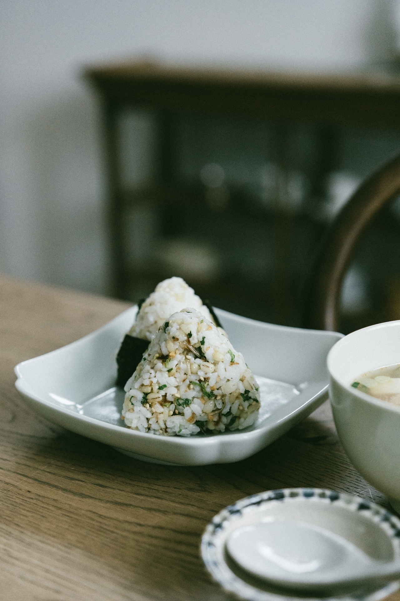 日本Seria 熱銷！矽膠飯糰模兼外帶袋