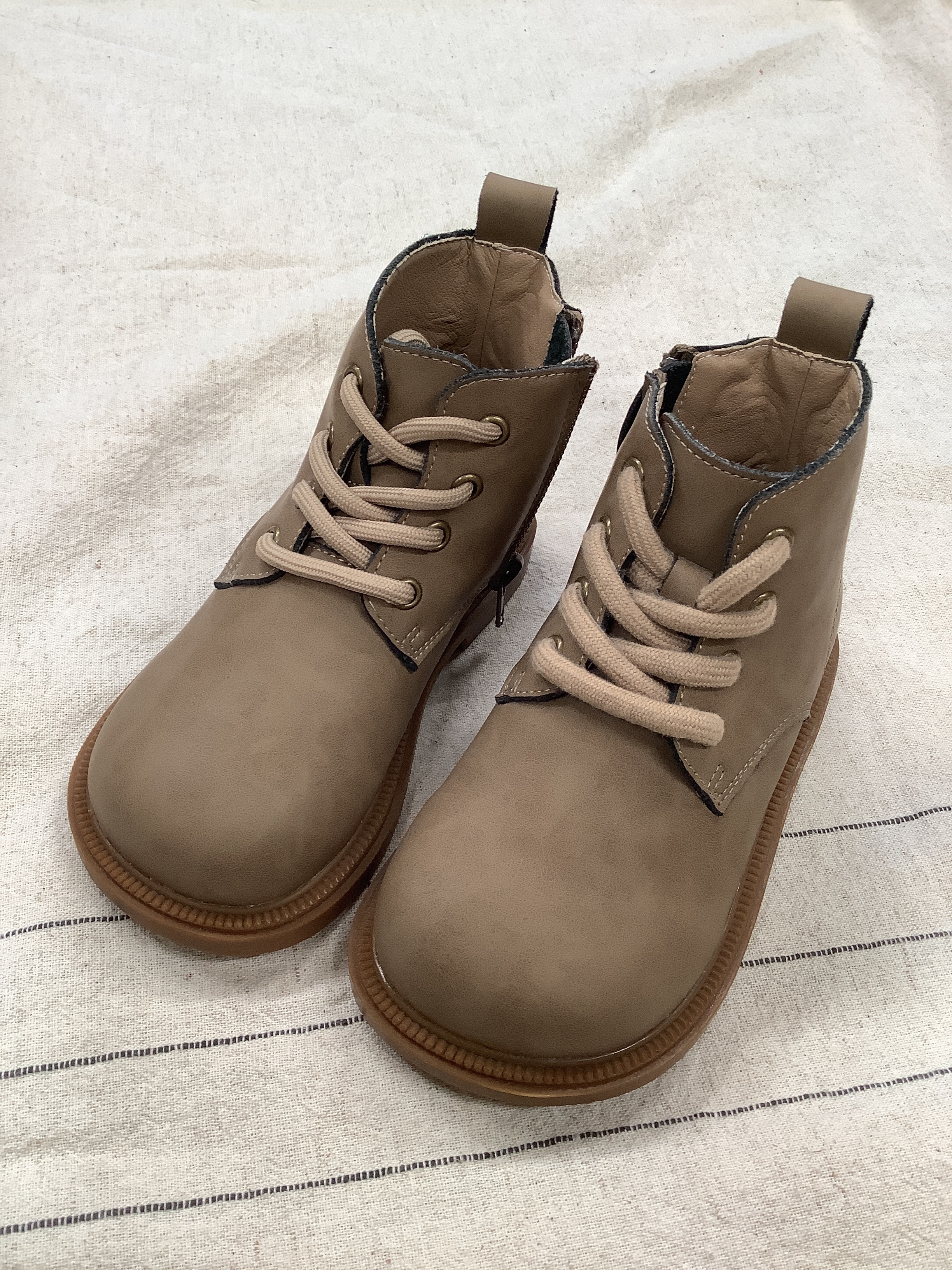 A03497滑面皮革短靴