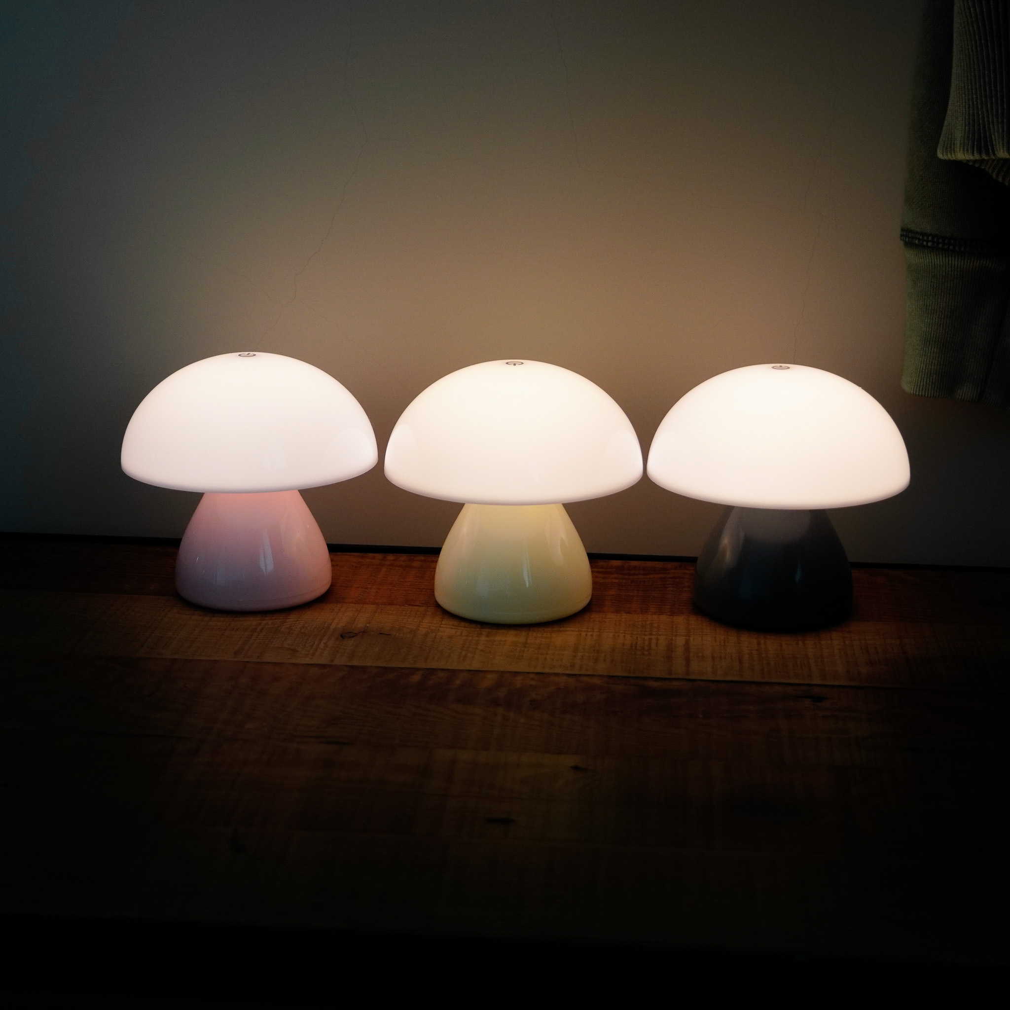 蘑菇造型小桌燈 四色售