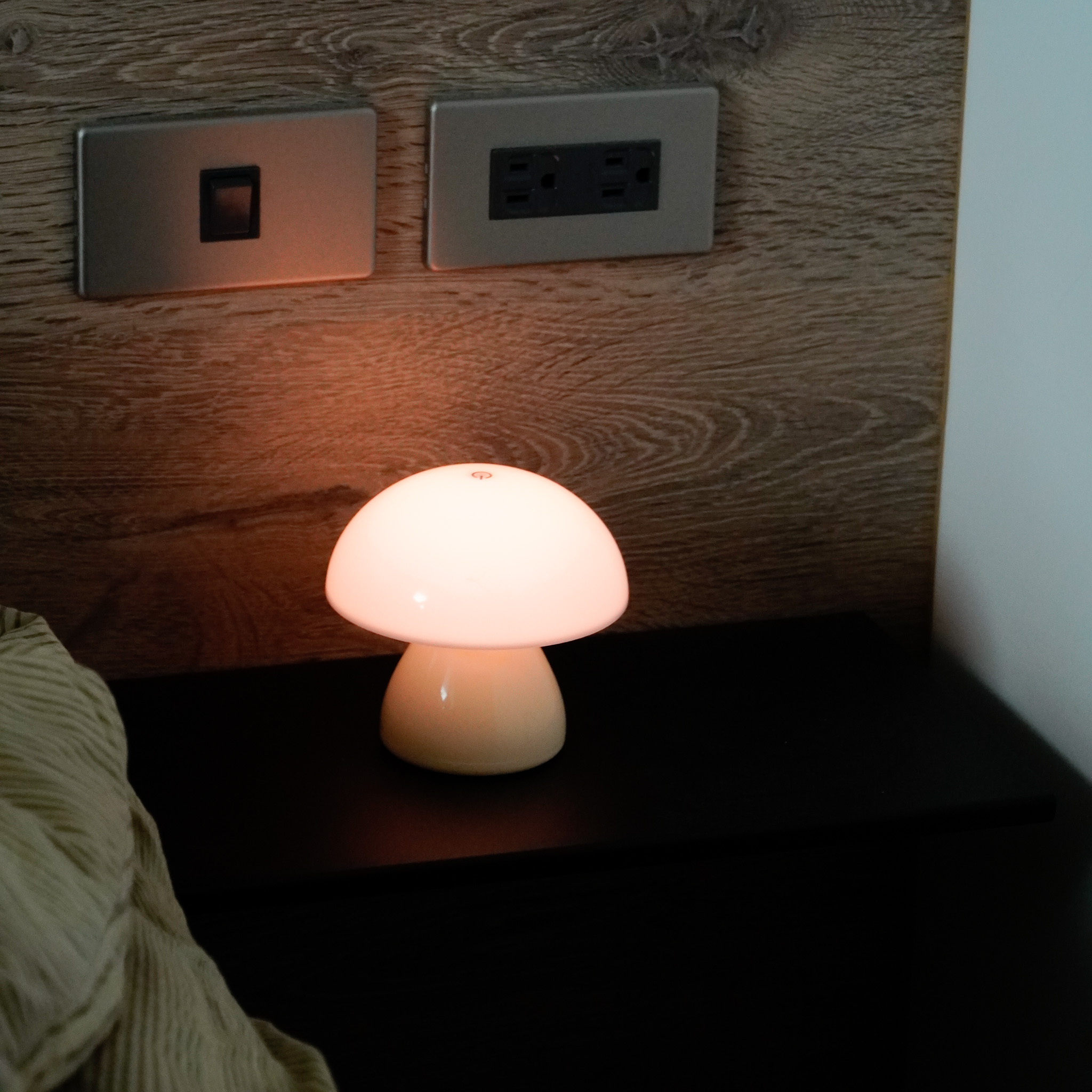 蘑菇造型小桌燈 四色售