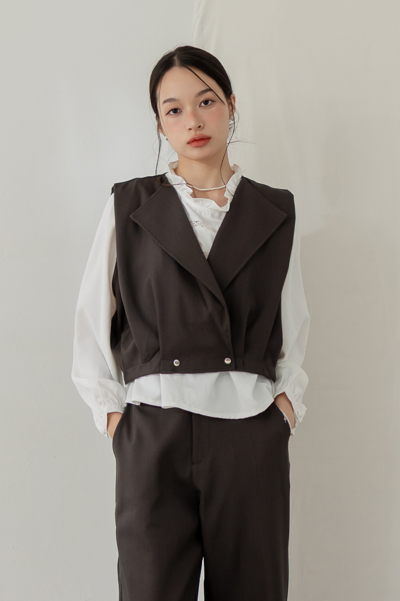 翻領壓褶短版背心外套