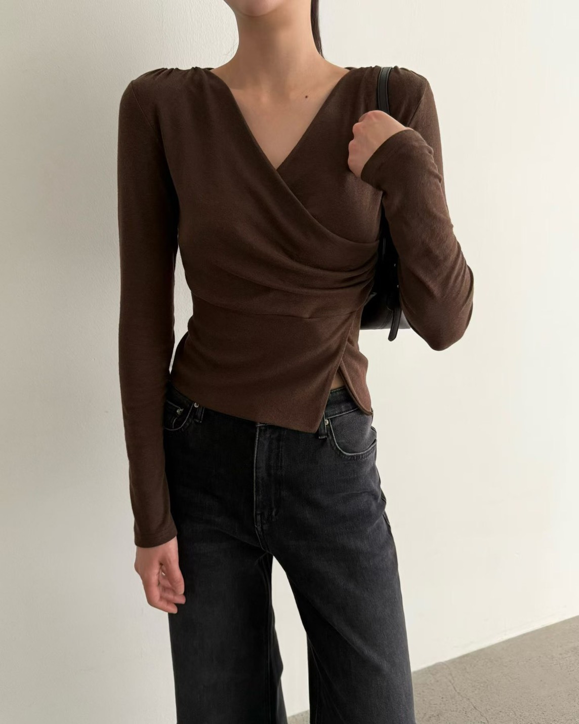 交錯合身設計款上衣