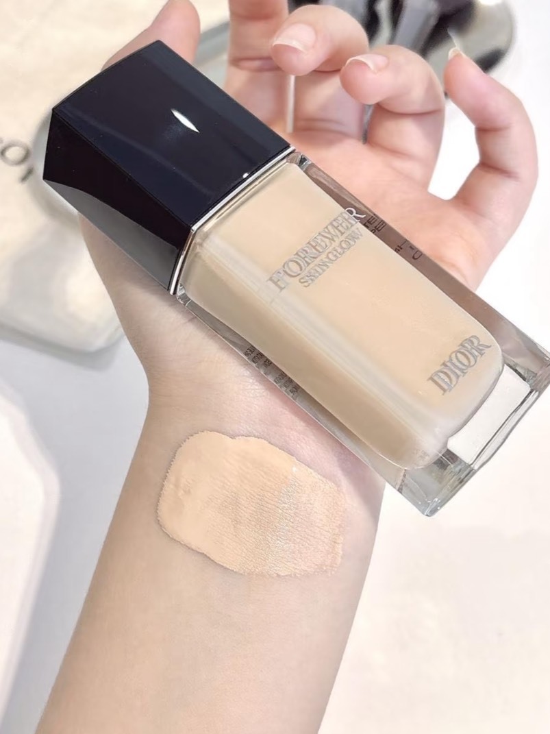 DIOR 超完美持久粉底液