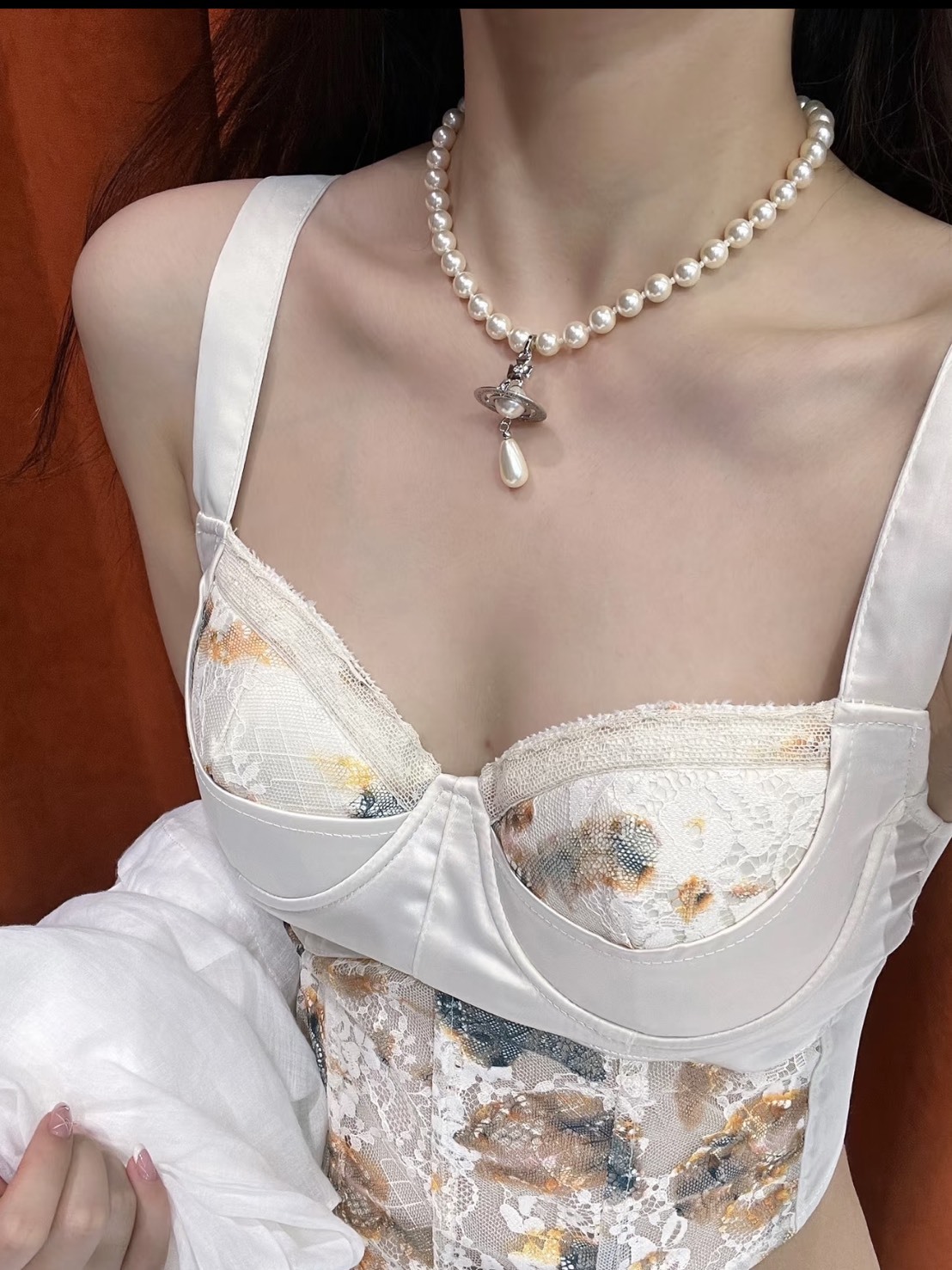 VIVIENNE WESTWOOD 立體 土星 ORB 單層 水滴珍珠 項鍊