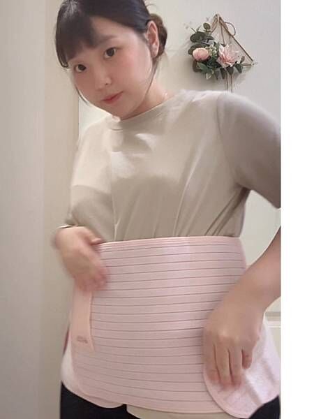 【 媽咪學苑 】赫媽咪機能束腹帶開箱｜產後收腹產品分享與使用心得