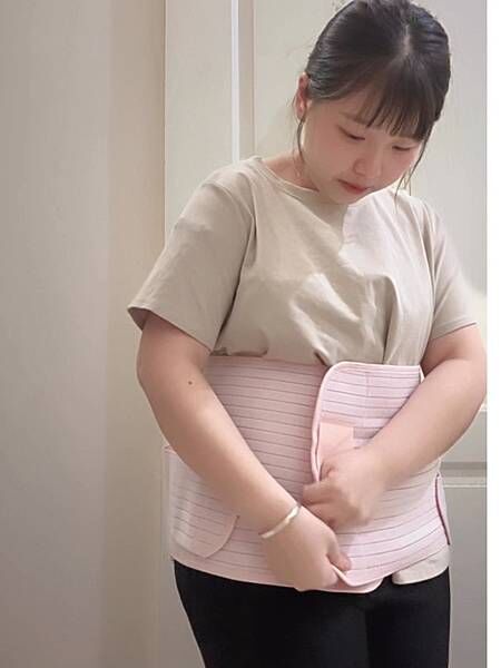 【 媽咪學苑 】赫媽咪機能束腹帶開箱｜產後收腹產品分享與使用心得