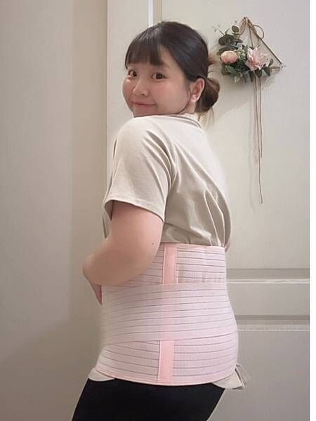 對我來說，找到一條適合的束腹帶，不只是為了恢復身材，更是讓自己在產後恢復期有更多支撐與安心感。 這次使用 赫媽咪 機能束腹帶 的經驗，讓我真心覺得它是一款值得推薦給媽咪們的收腹產品。    👉 想了解更多資訊，可以到：  媽咪學苑官網 : https://shop.mommycare.cc/