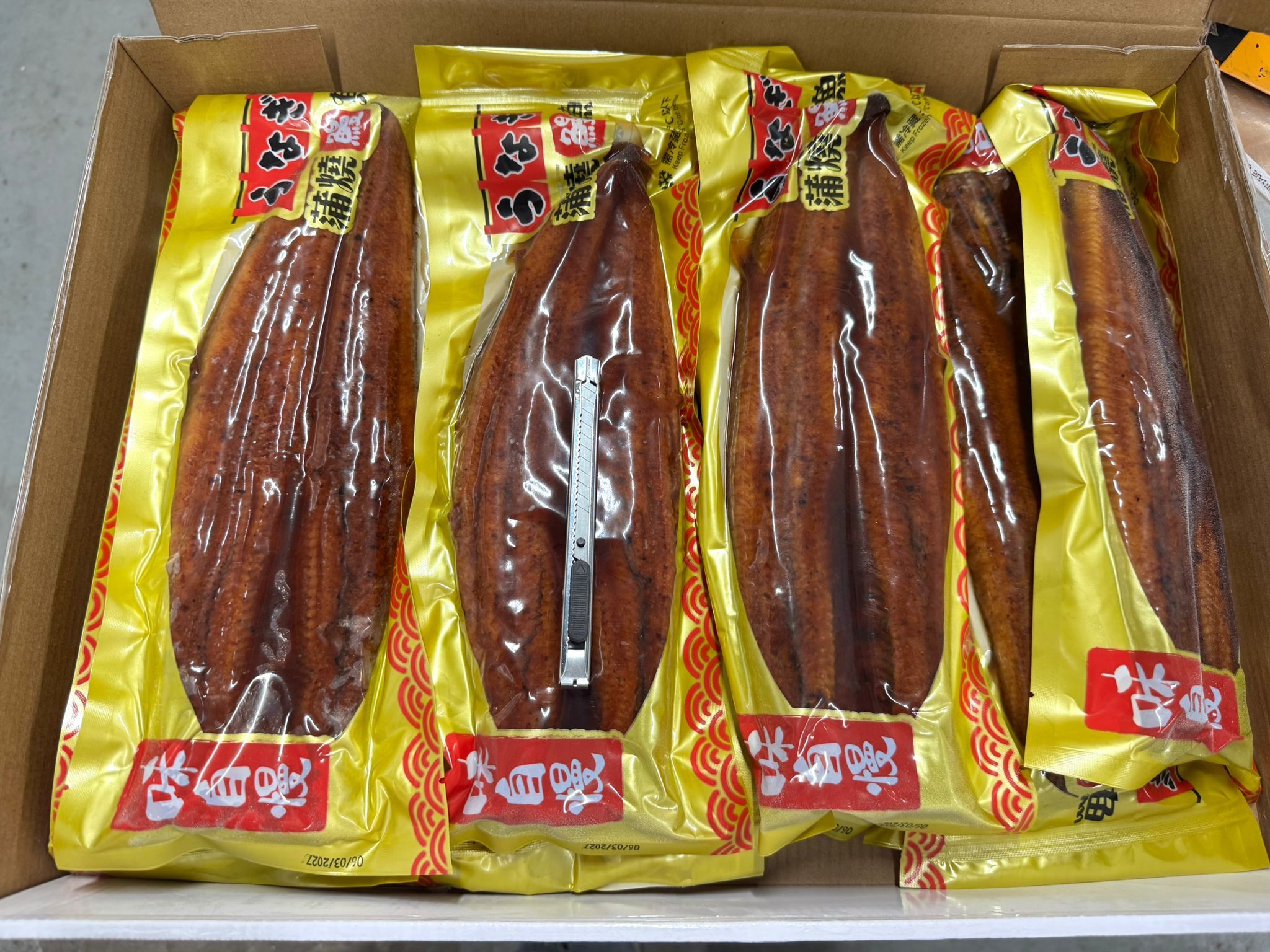 味自慢 急凍蒲燒巨型鰻魚 400克++++