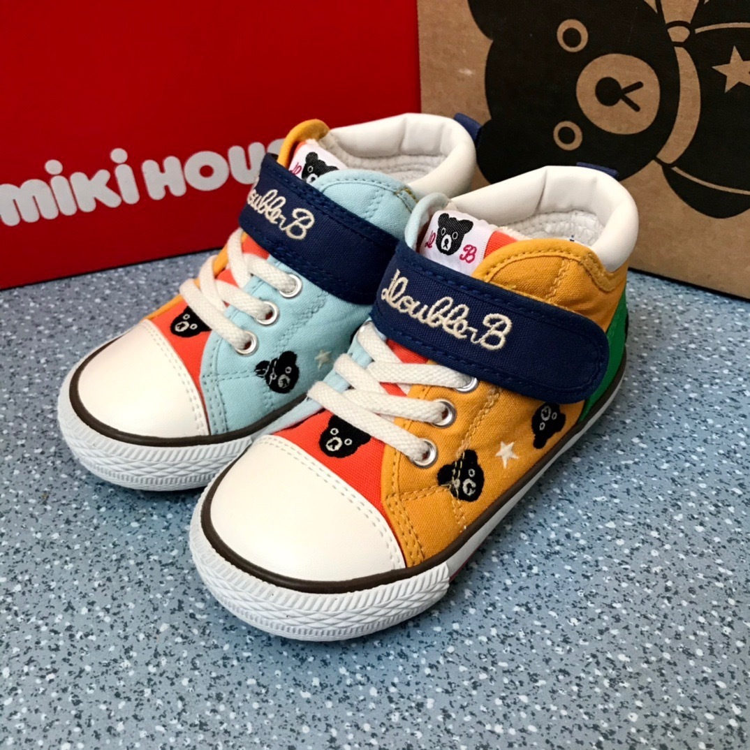𝐌𝐢𝐤𝐢 𝐇𝐨𝐮𝐬𝐞 黑熊滿刺繡魔術貼帆布鞋