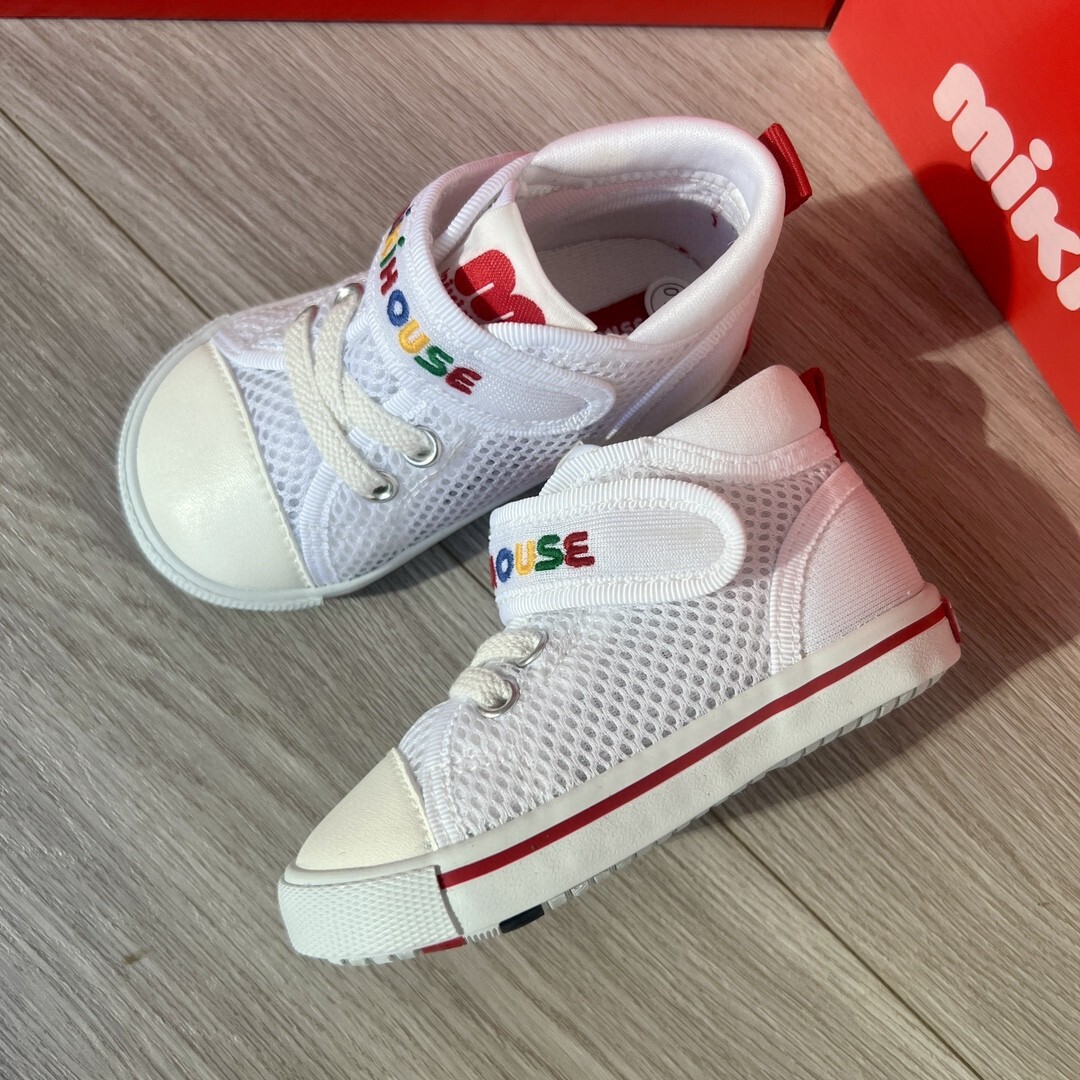 𝐌𝐢𝐤𝐢 𝐇𝐨𝐮𝐬𝐞 純白網面魔術貼鞋 斷碼!