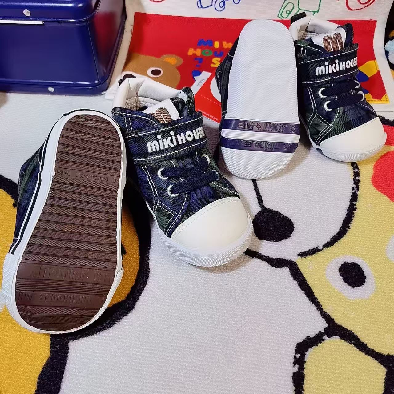 𝐌𝐢𝐤𝐢 𝐇𝐨𝐮𝐬𝐞 墨綠格仔魔術貼帆布鞋