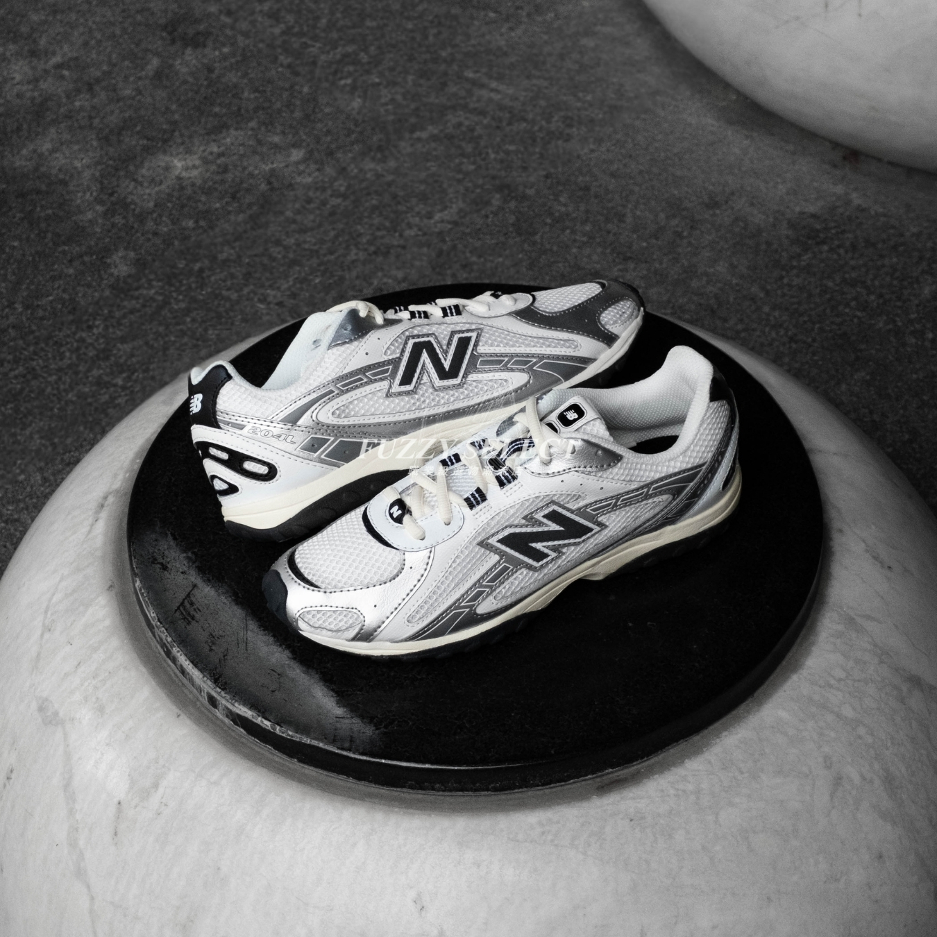 【逢甲 FUZZY】New Balance 204L 銀黑 邵雨薇同款 U204LSWD