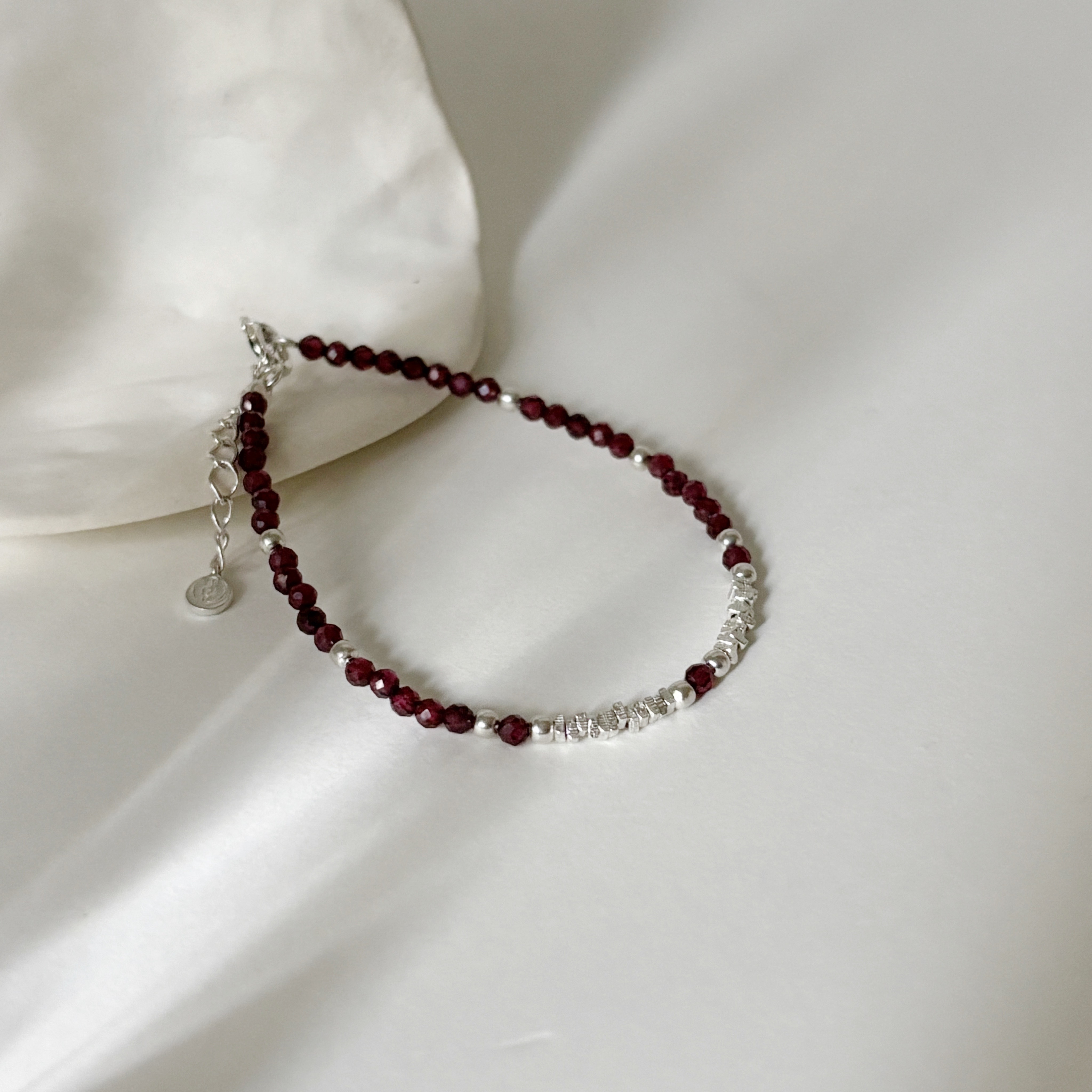 石榴石碎碎銀手工手環