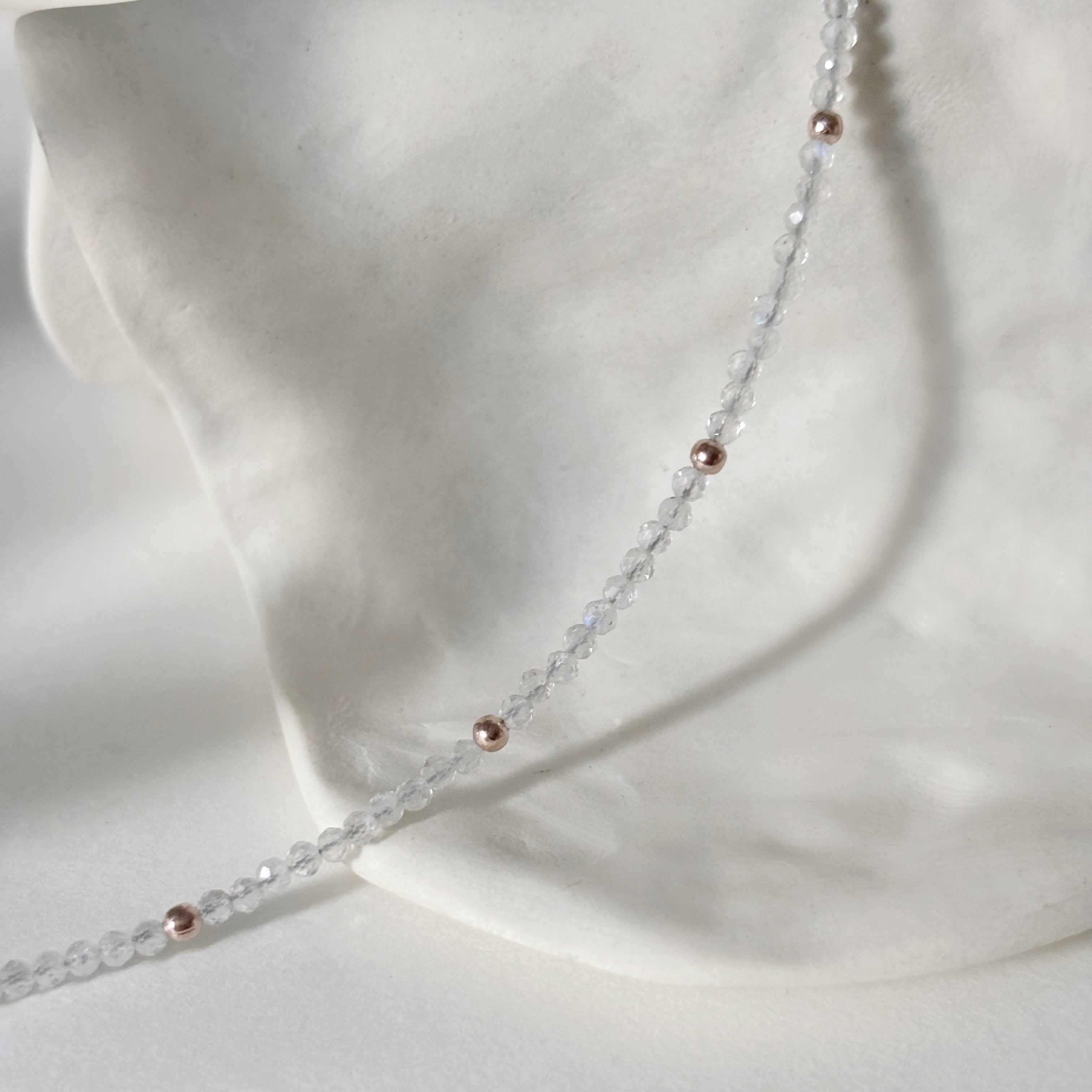 簡約小珠月光石手工手環