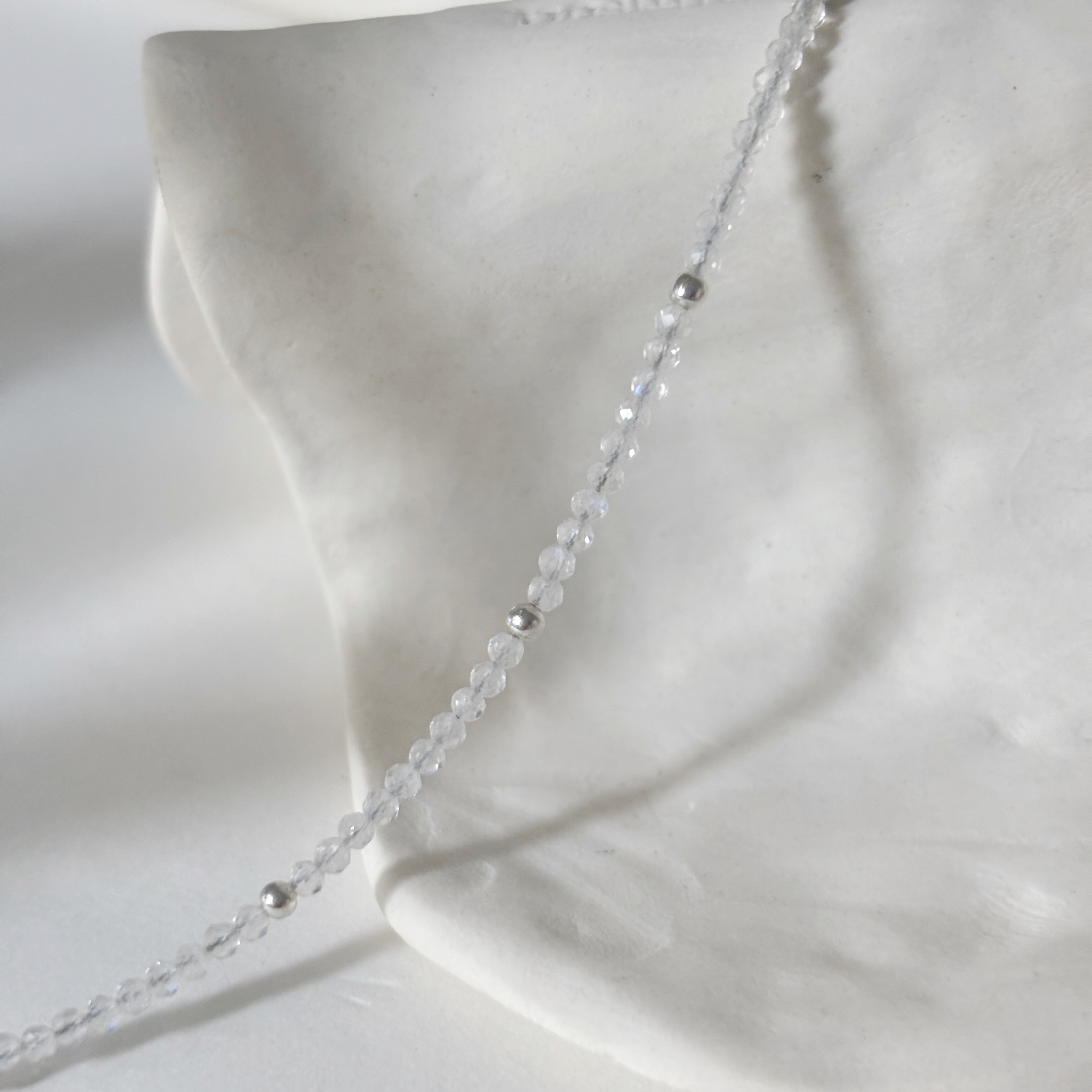 簡約小珠月光石手工手環