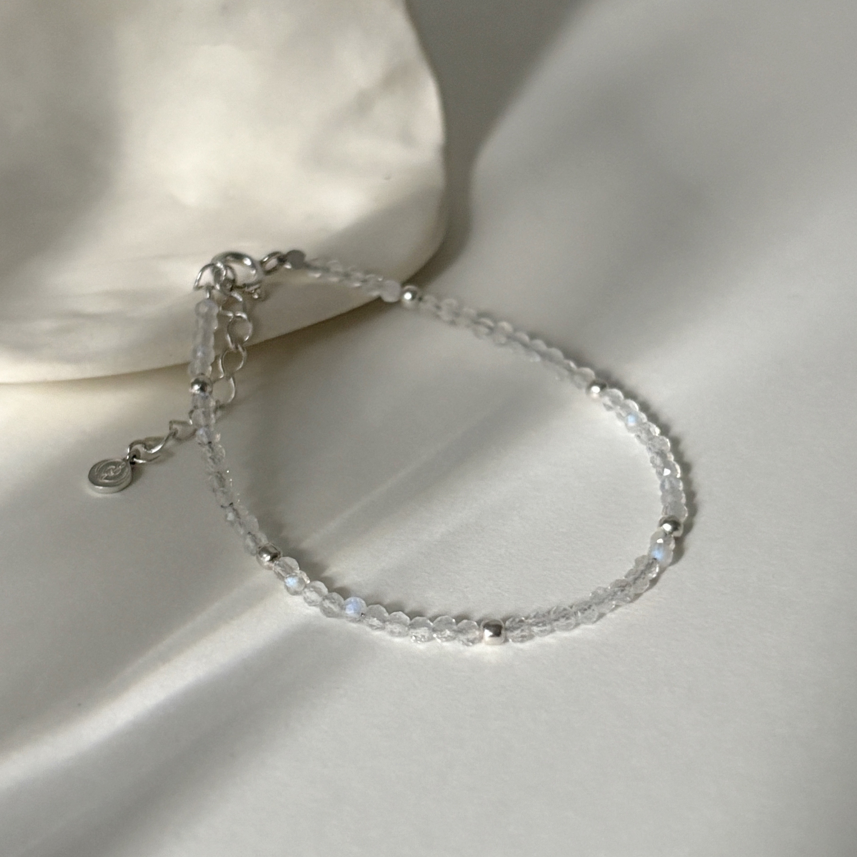 簡約小珠月光石手工手環