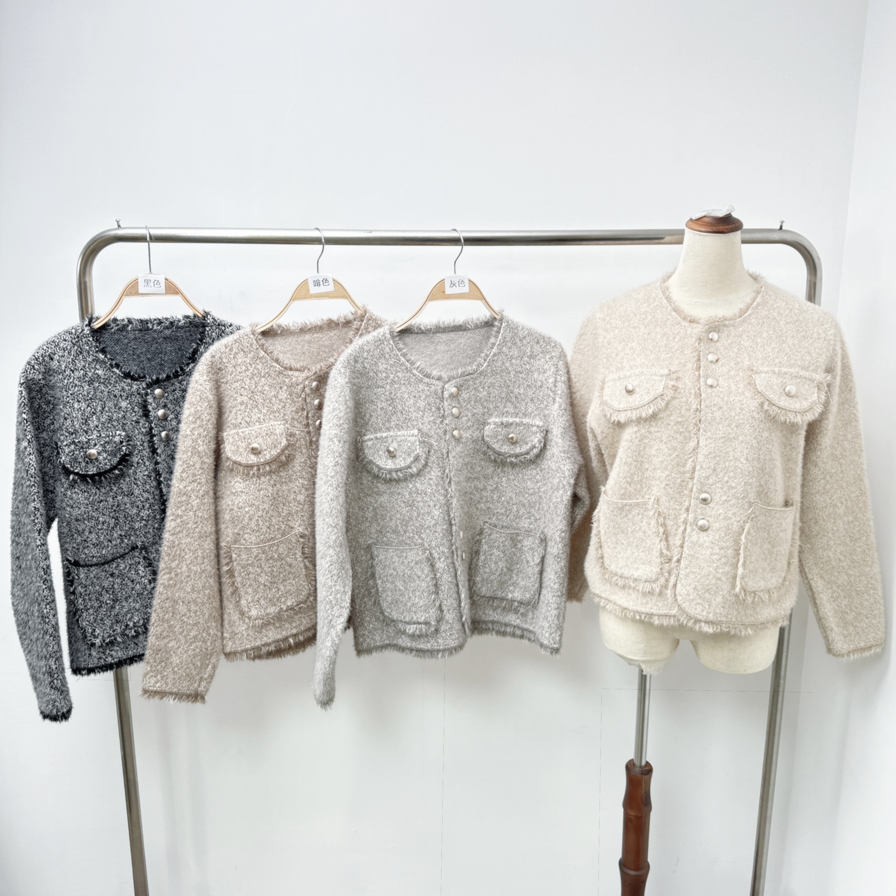 SOSO拼邊雪花紋仿兔毛長袖外套 (A60-A63)